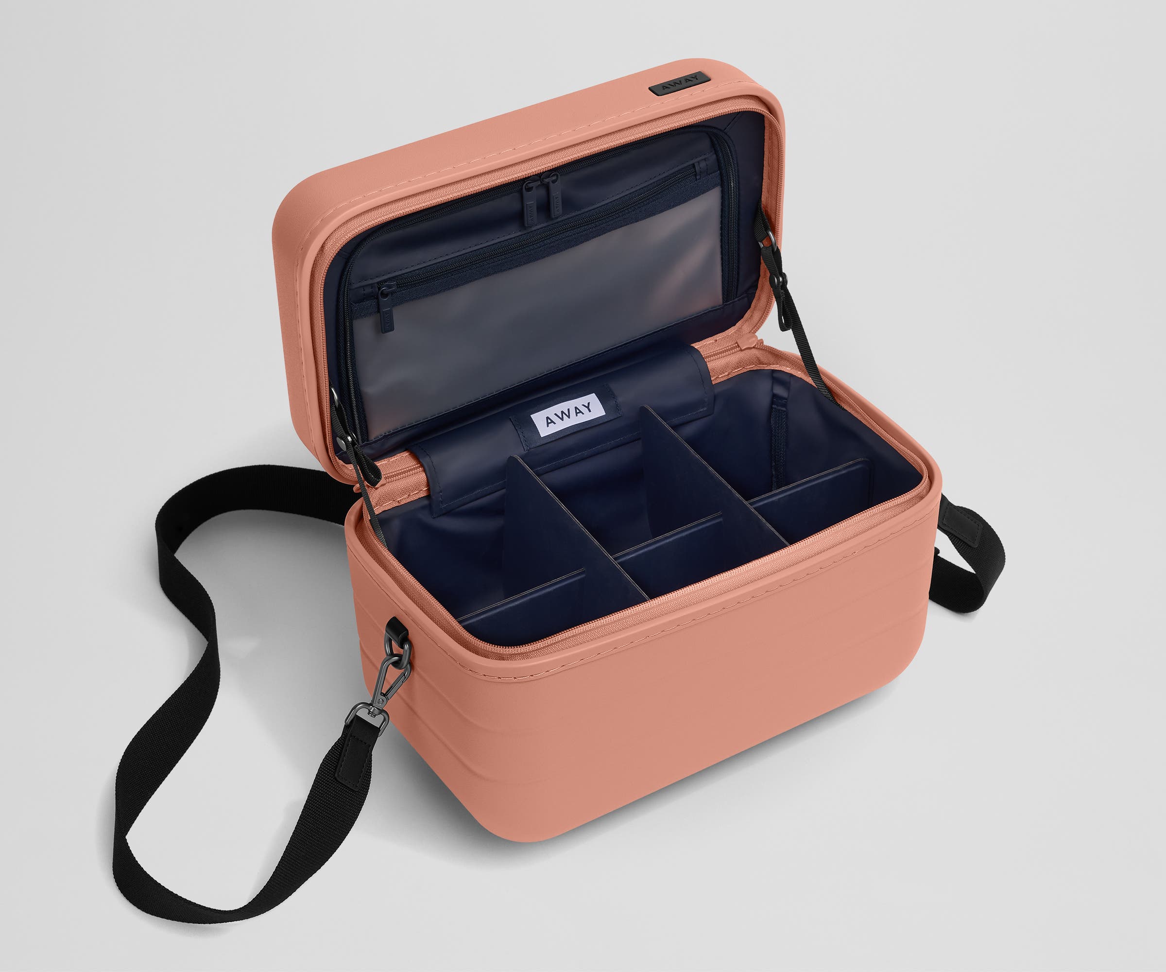 away-the-train-case-trousse-de-toilette-clay-pink-rigide image 2