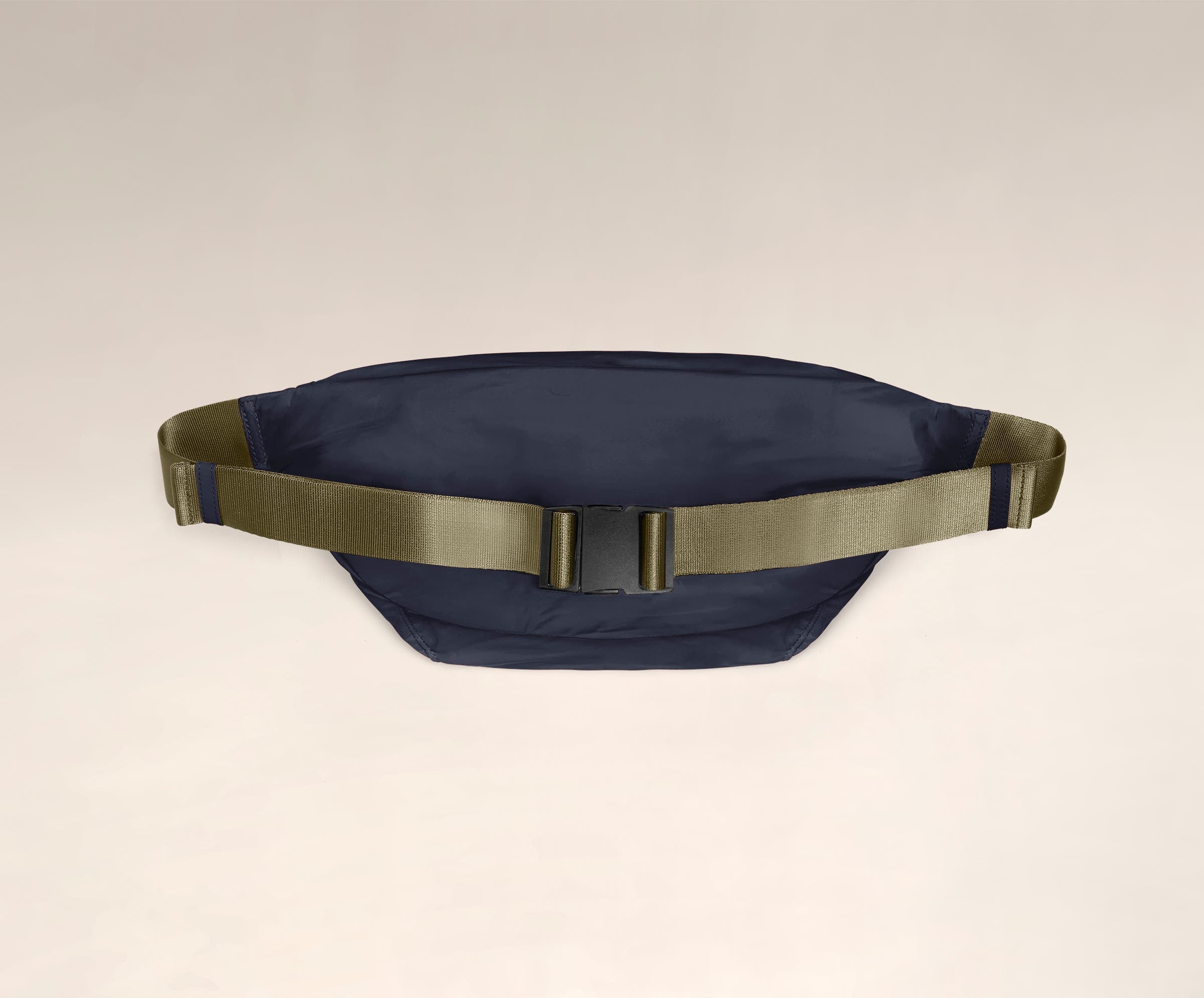 away-packable-sling-bag-sacoche-bleu-marine image 2