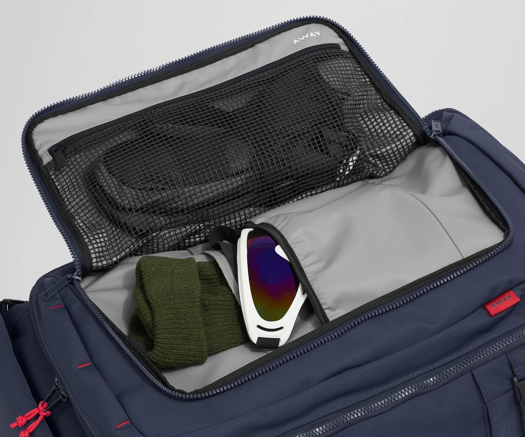 away-carry-on-boot-bag-55l-sac-ski-navy-blue image 5