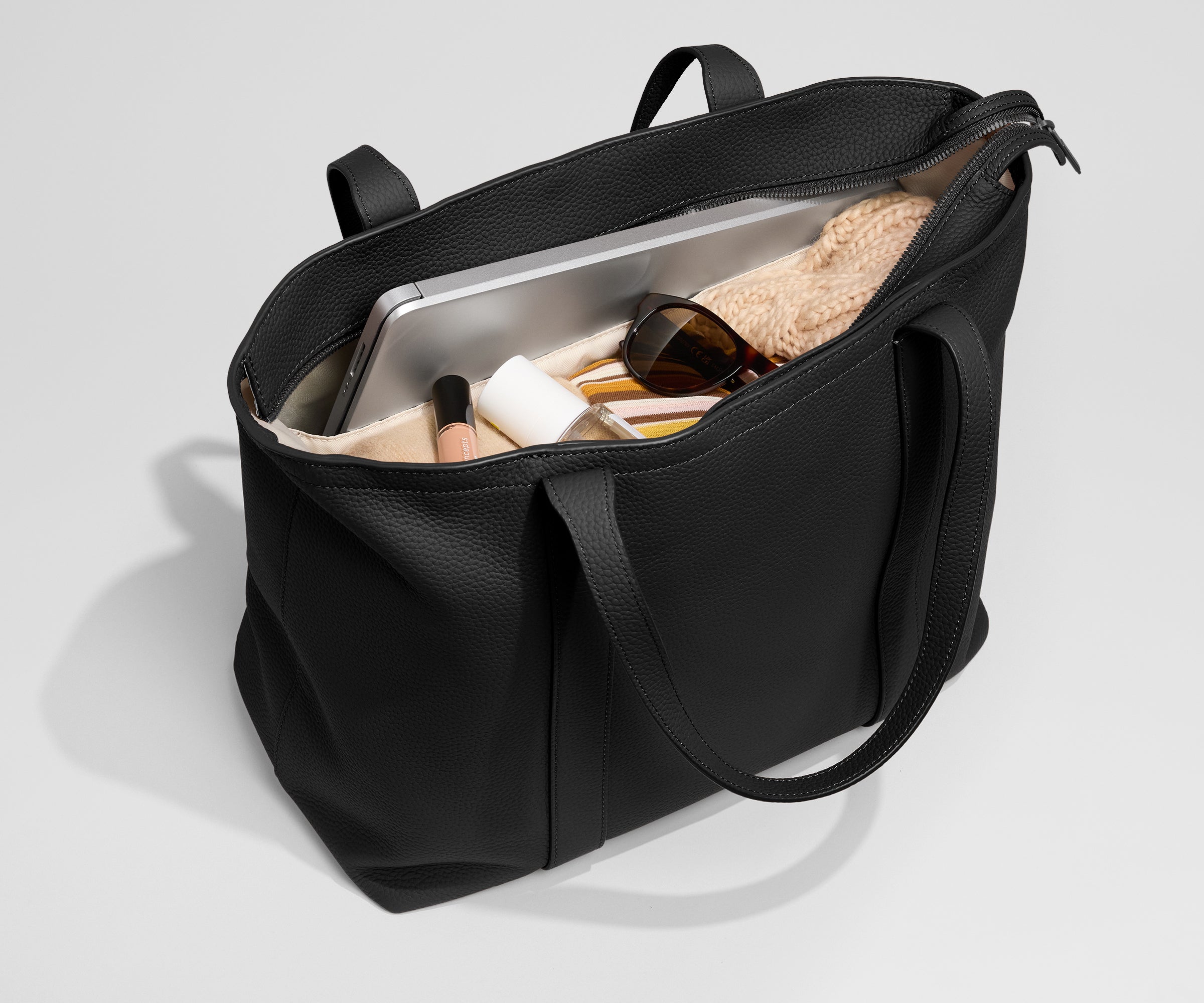 away-leather-tote-sac-cabas-cuir-jet-black image 2