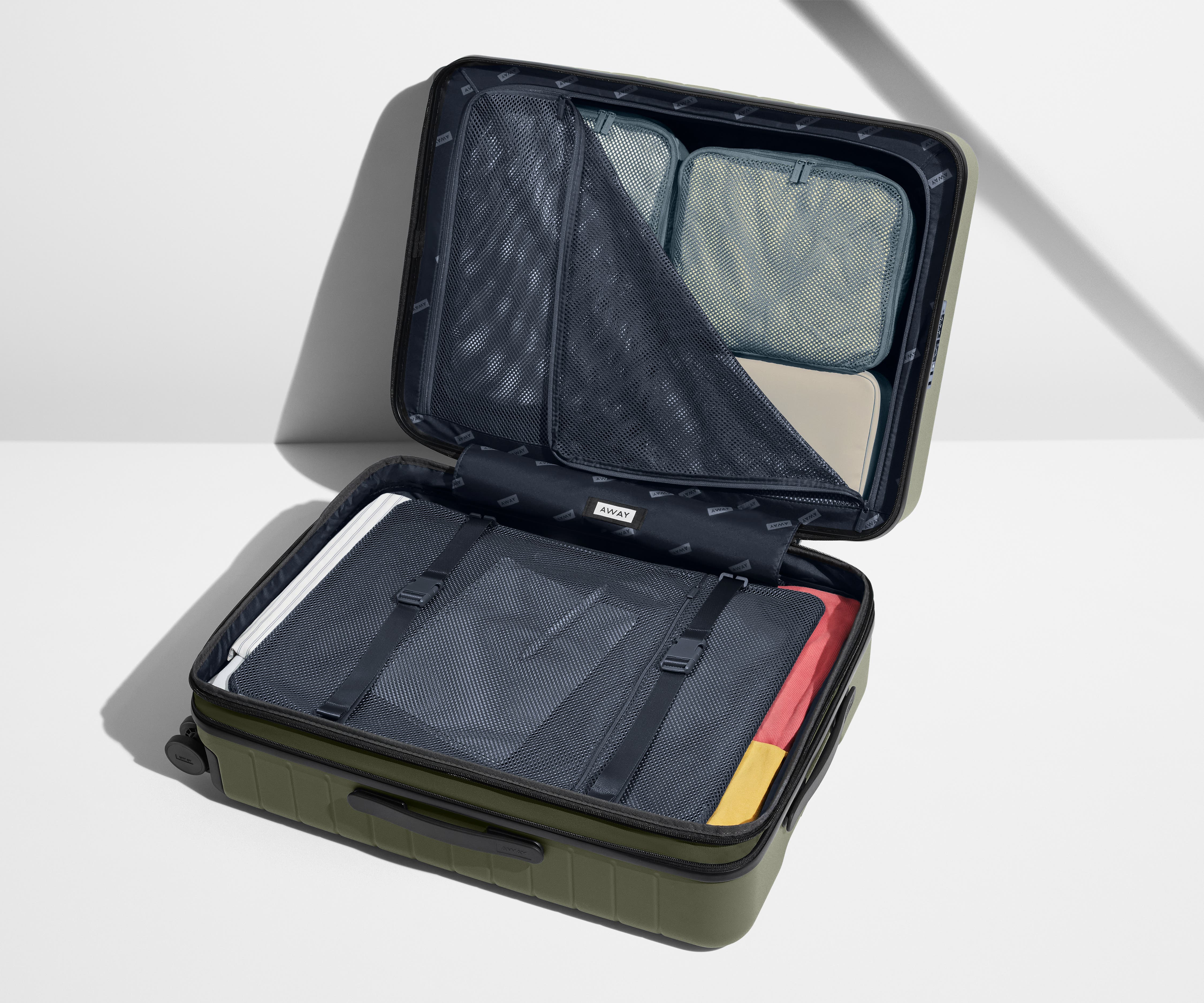away-medium-flex-valise-soute-vert-olive-extensible image 6