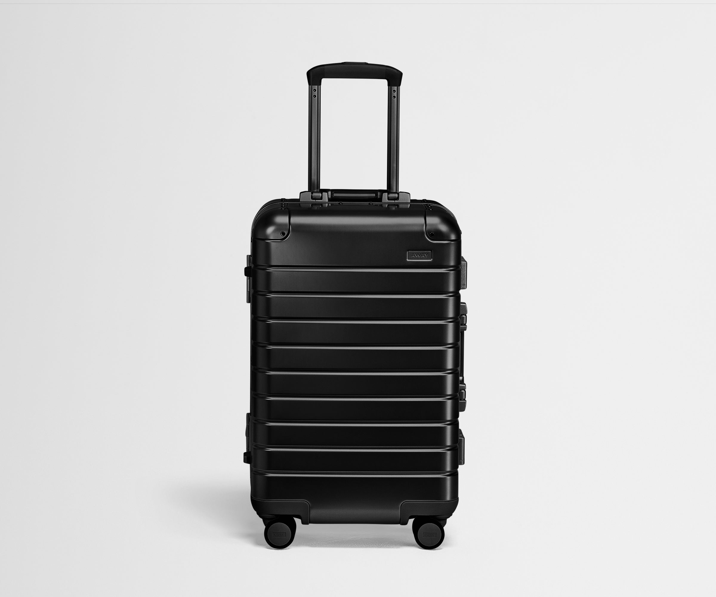 away-bigger-carry-on-valise-cabine-aluminium-noir-onyx image 1