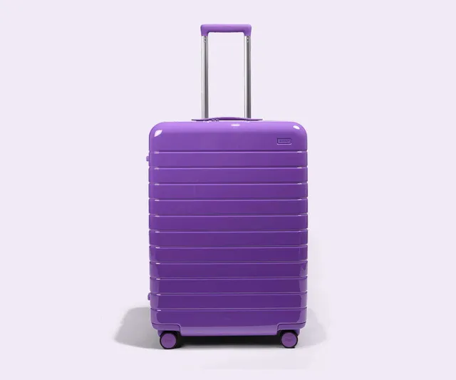 away-the-medium-valise-soute-buzz-lightyear-violet-rigide image 1
