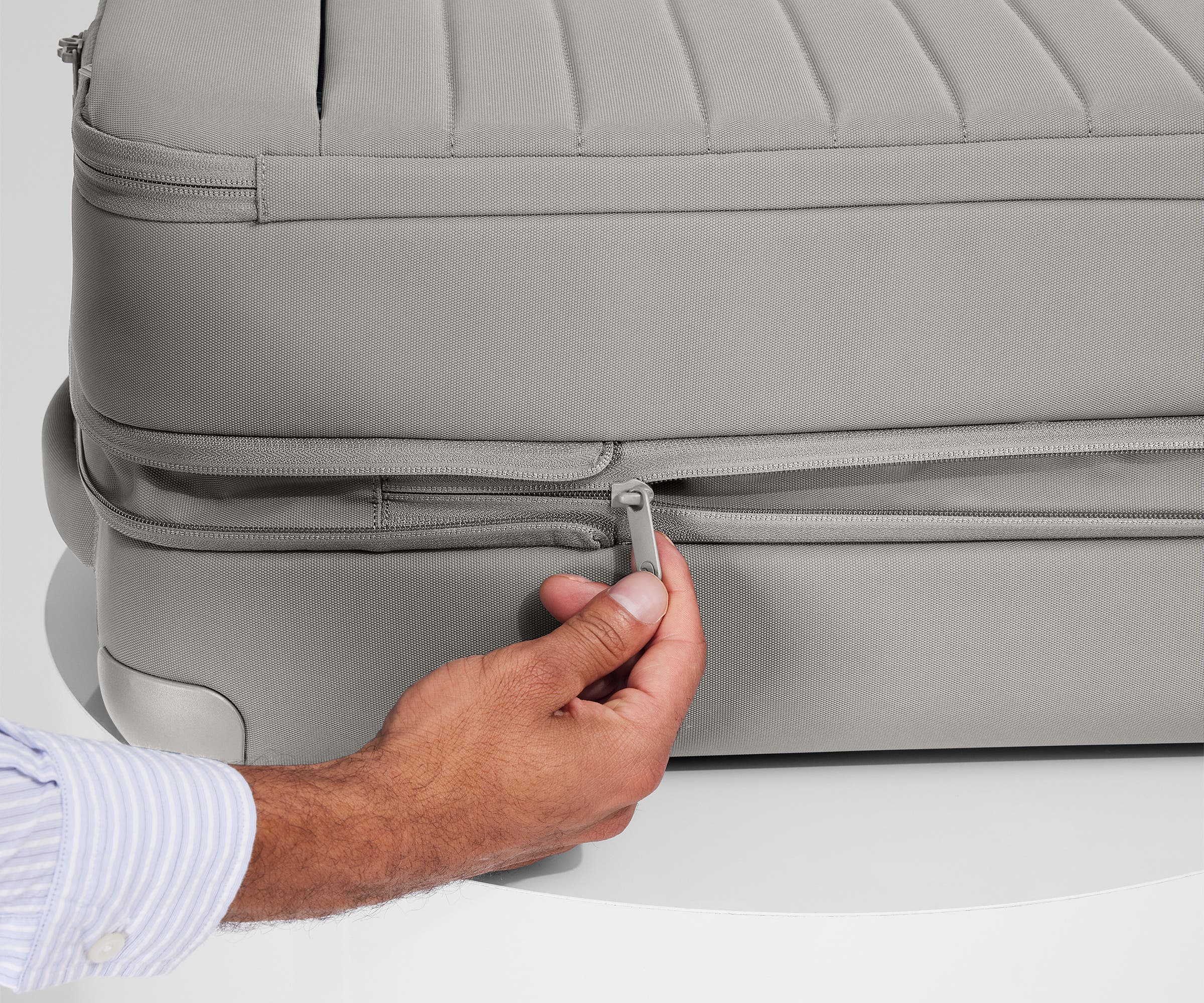 away-softside-large-valise-soute-gris-nuage-souple image 6