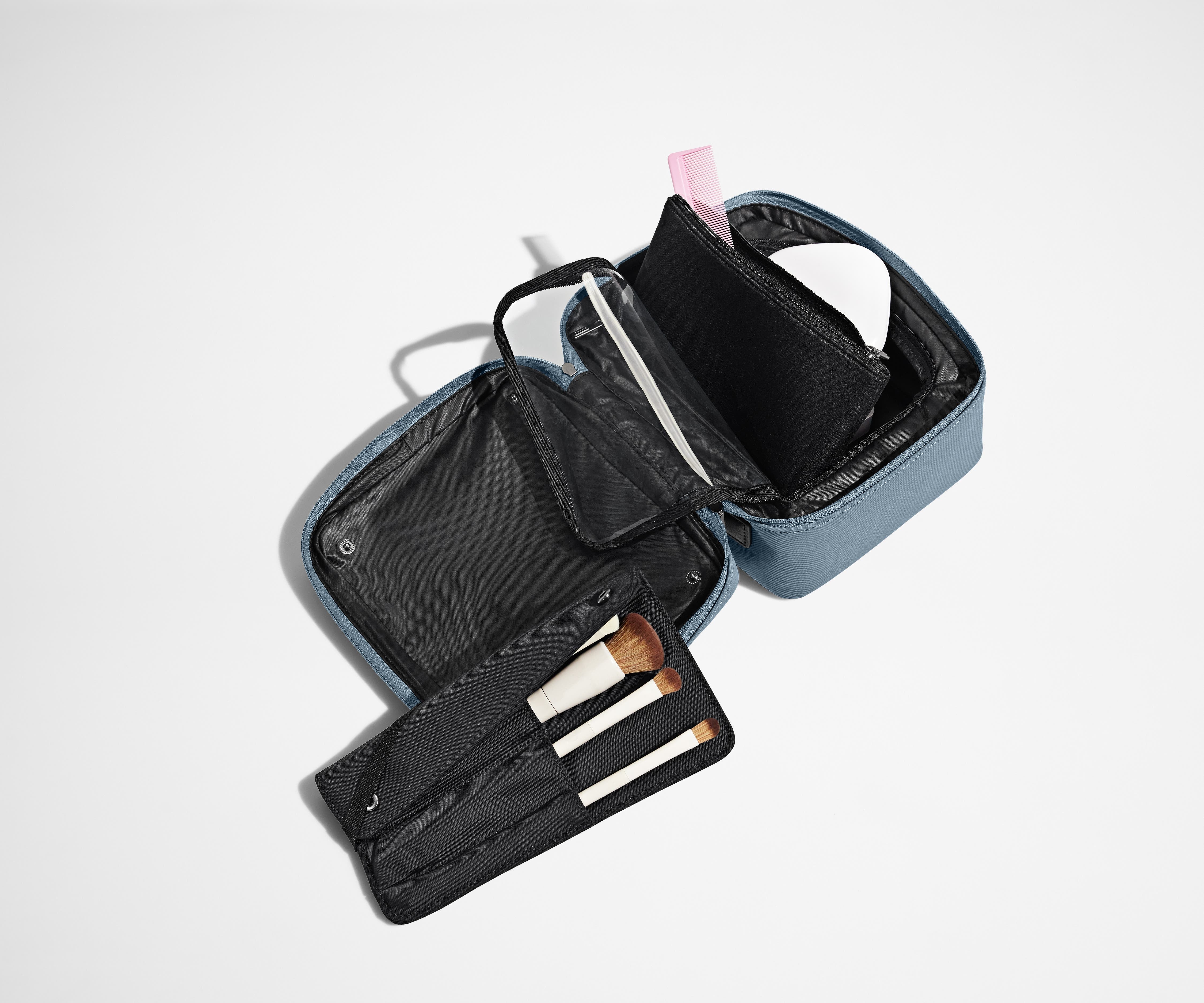 away-the-cosmetics-bag-trousse-bleu-c-te image 4