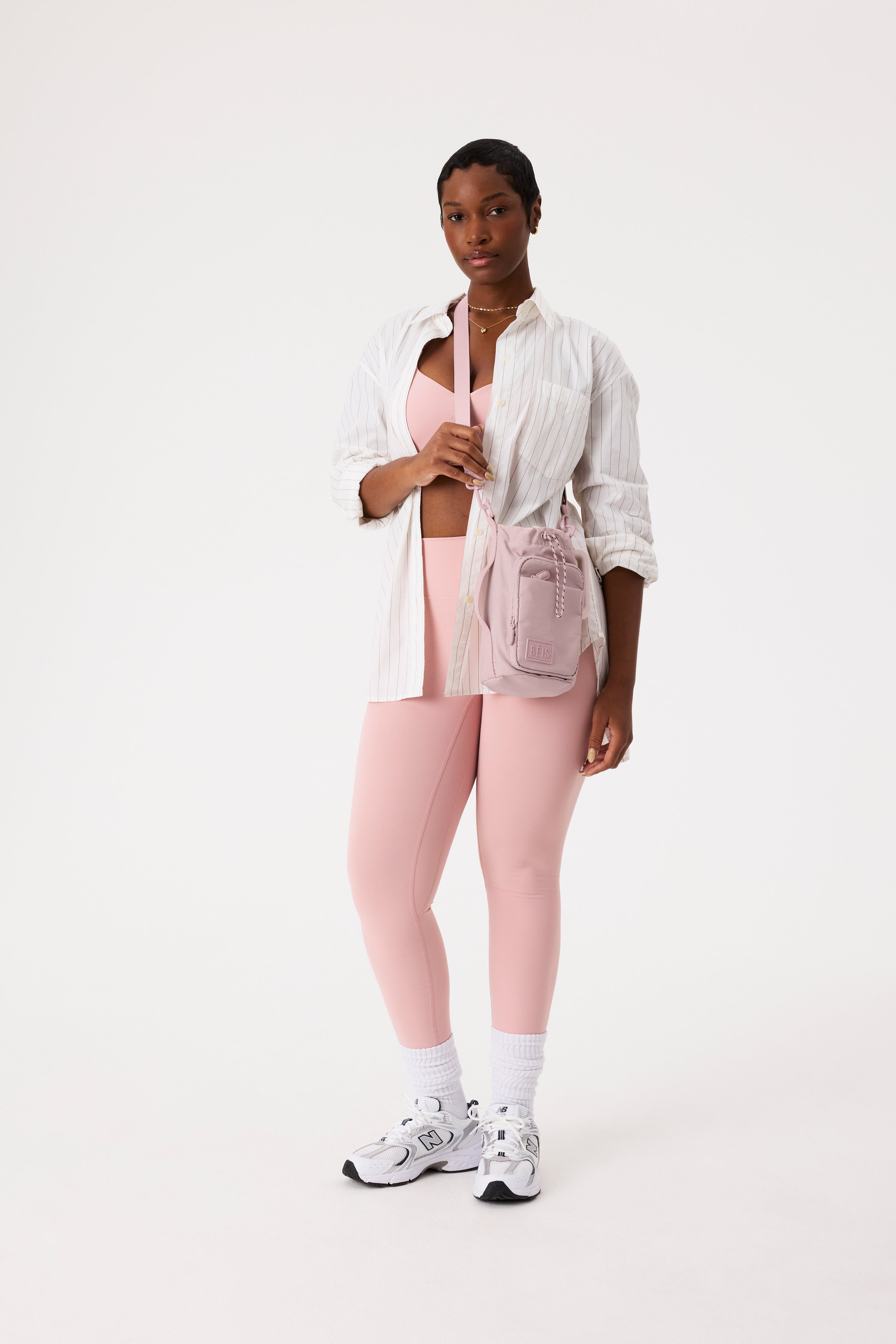 beis-magnetic-sling-porte-gourde-rose-poche-zip-aimant image 5