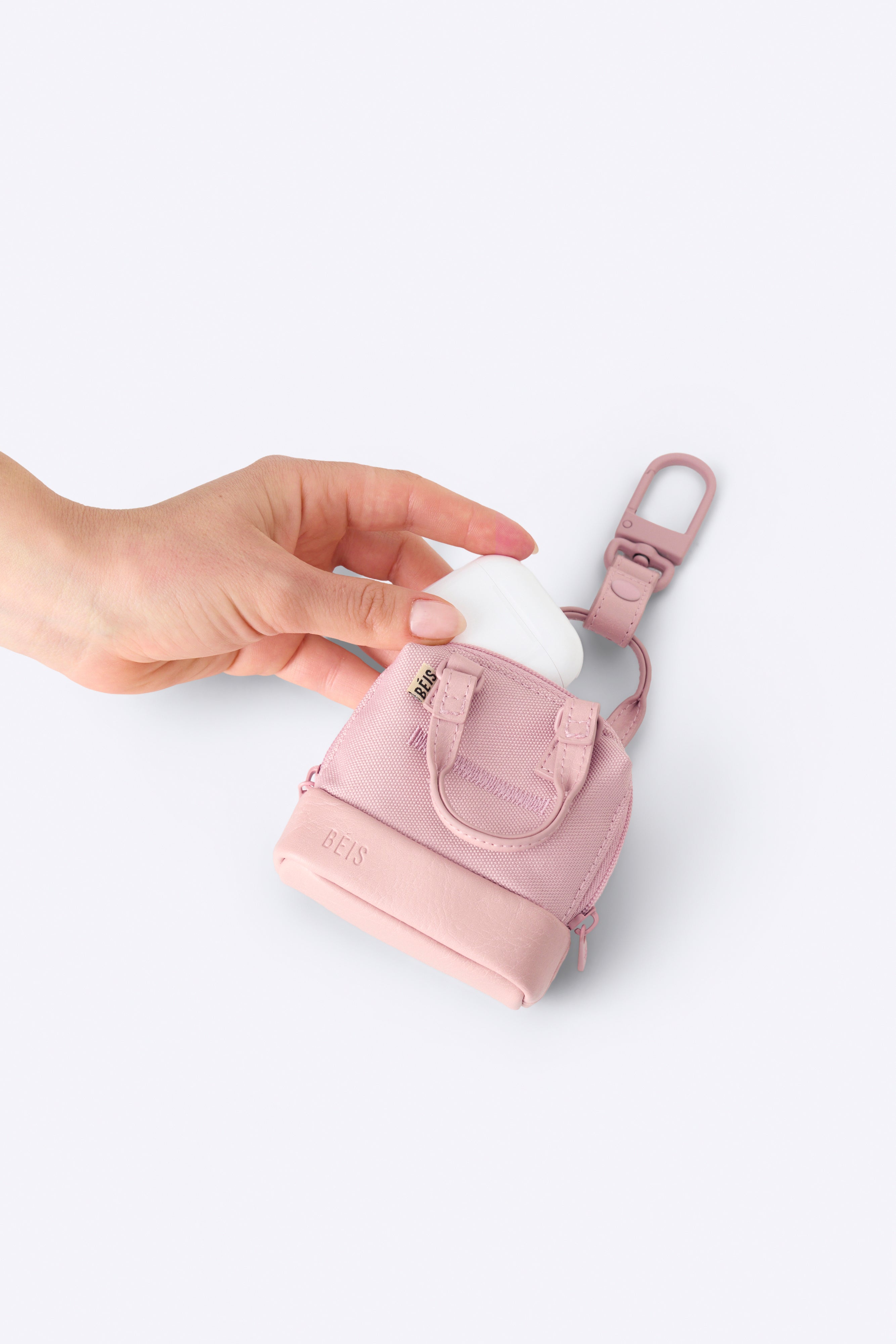 beis-micro-weekender-breloque-porte-cl-s-rose-atlas image 3