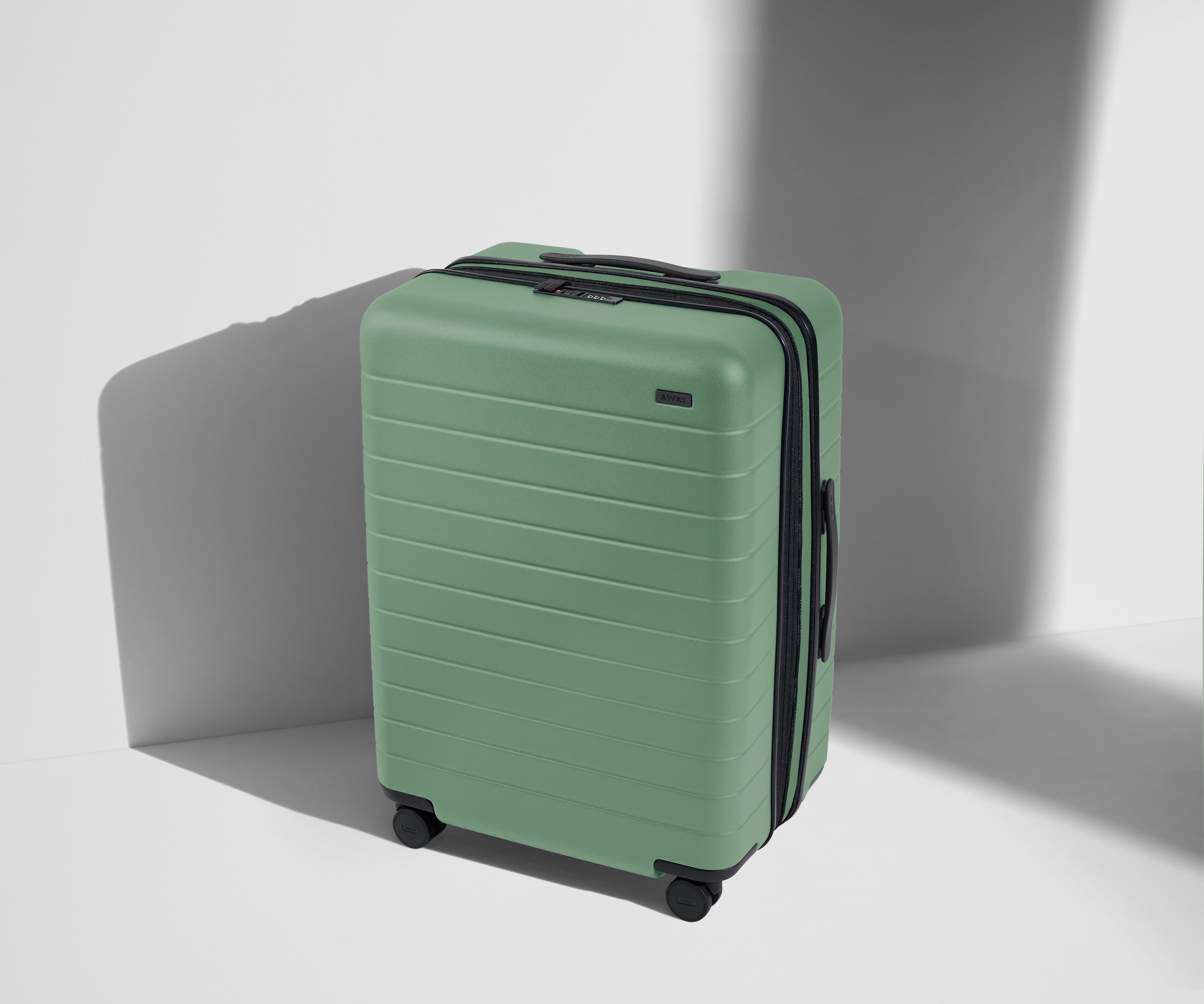 away-medium-flex-the-valise-soute-sea-green image 1