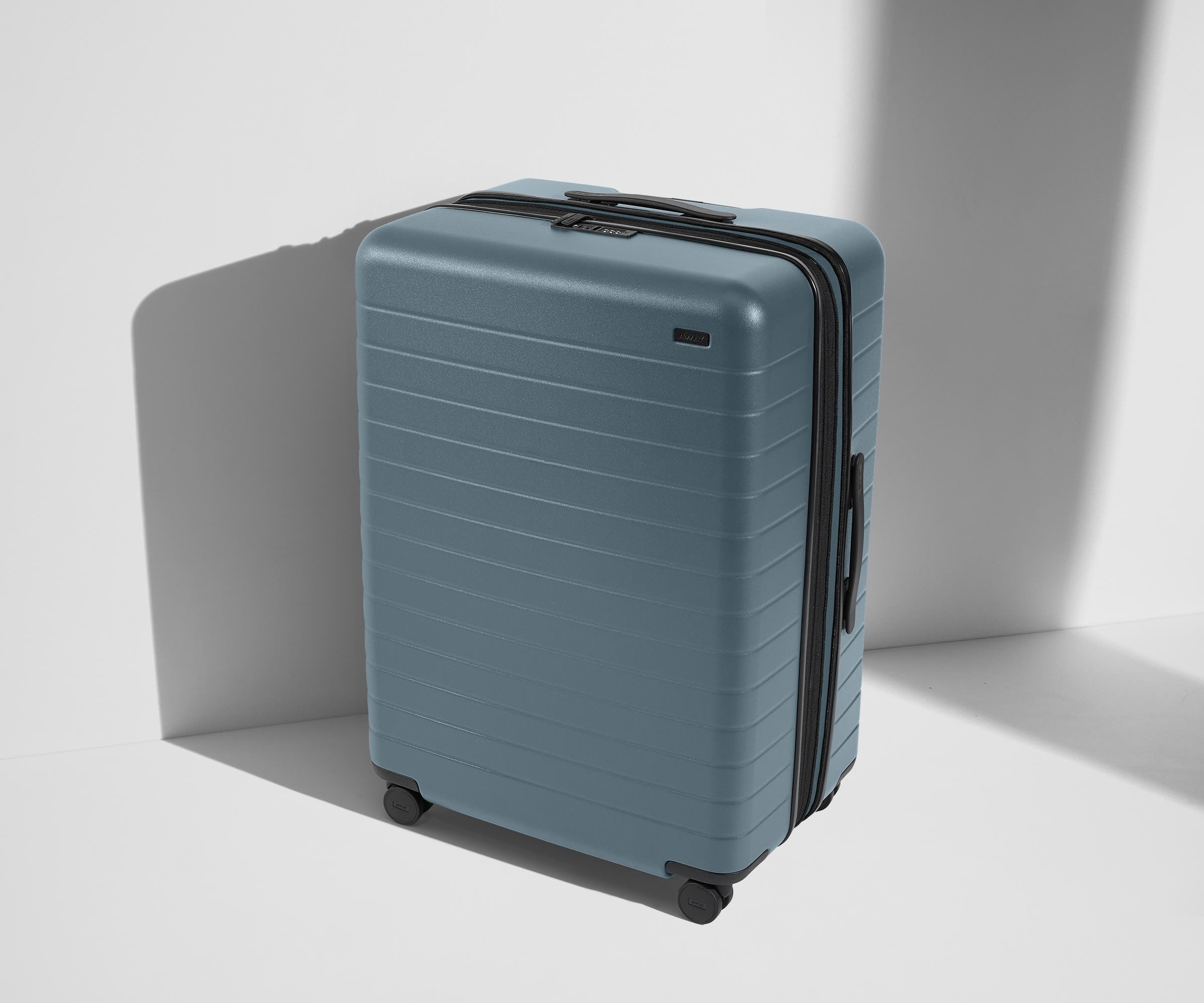 away-the-large-flex-valise-soute-bleu-coast-extensible image 1