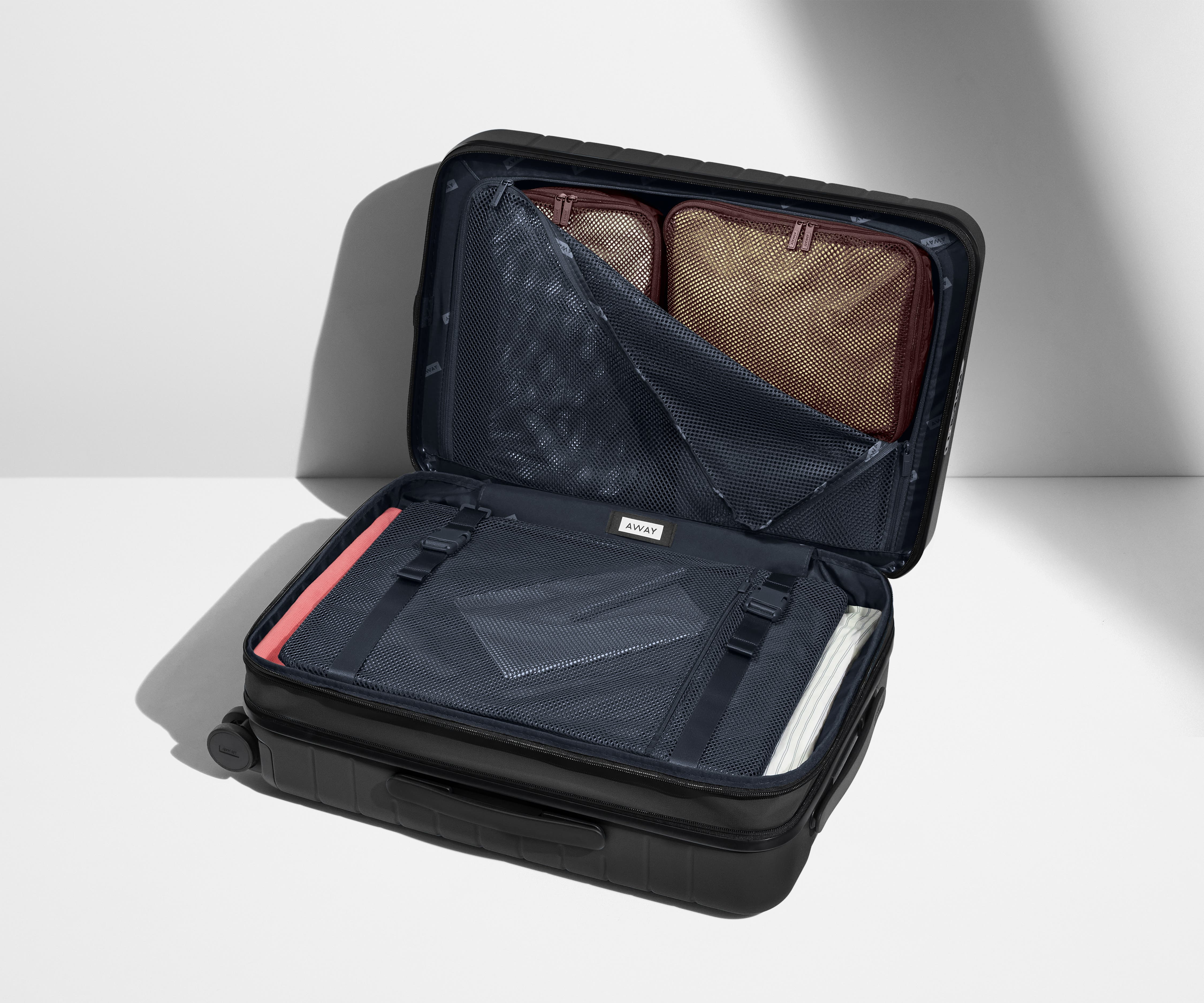 away-bigger-carry-on-flex-valise-cabine-navy-blue image 6