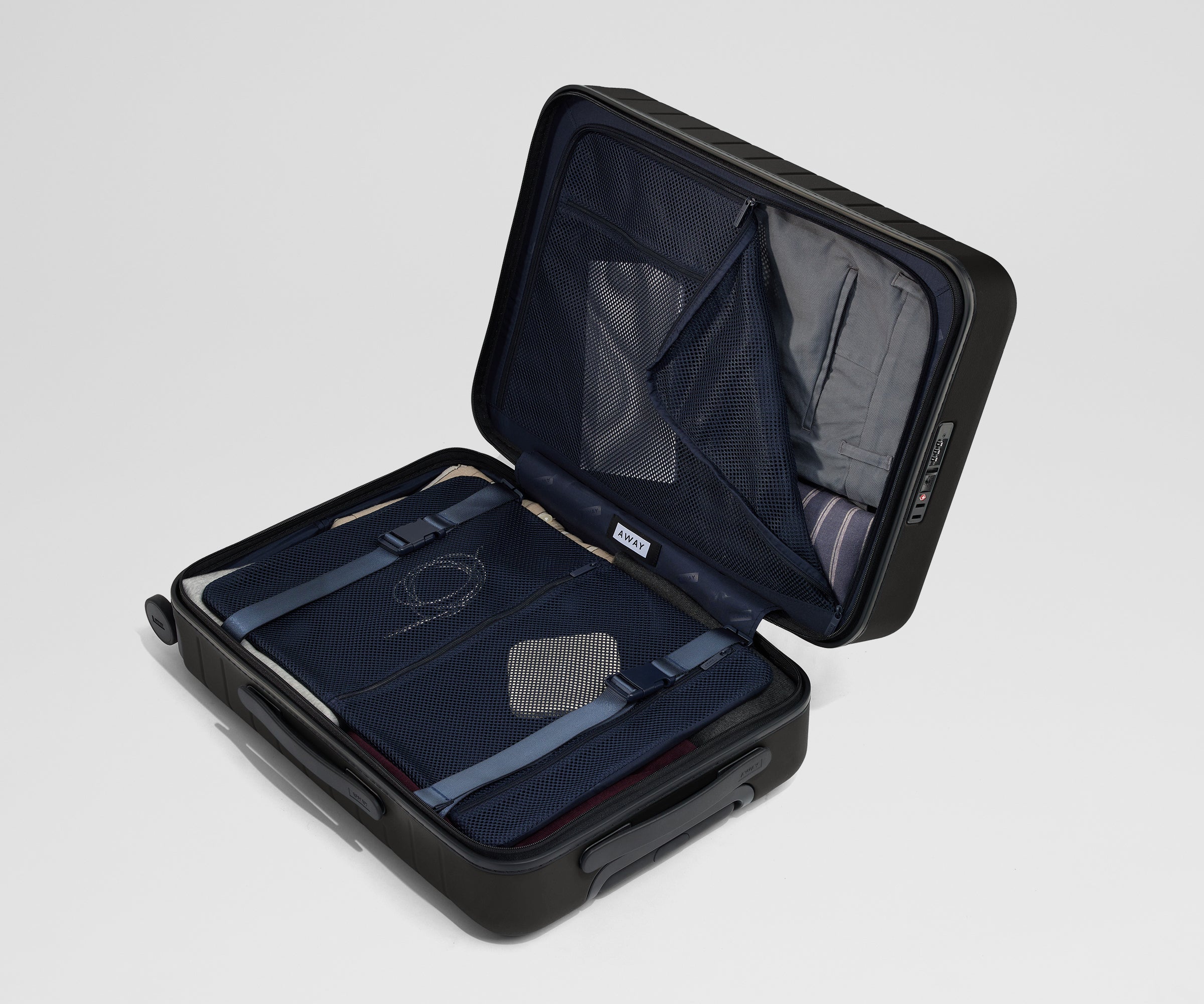 away-executive-bigger-carry-on-cabine-noir-ordinateur image 8