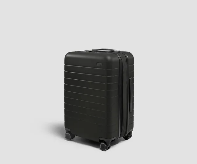away-bigger-carry-on-flex-3-valise-cabine-jet-black-extensible image 1