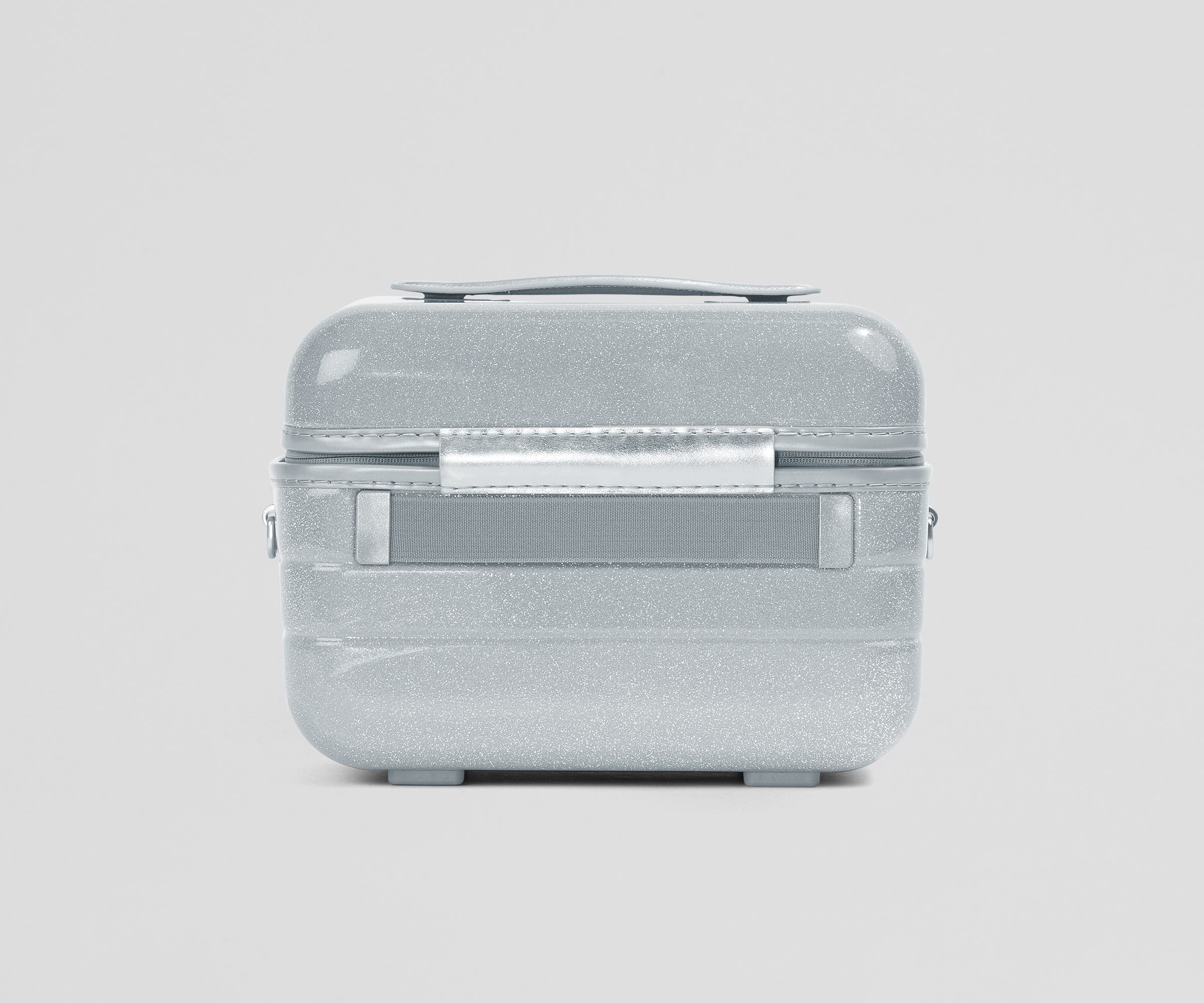 away-train-case-vanity-case-rigide-supernova-silver image 7