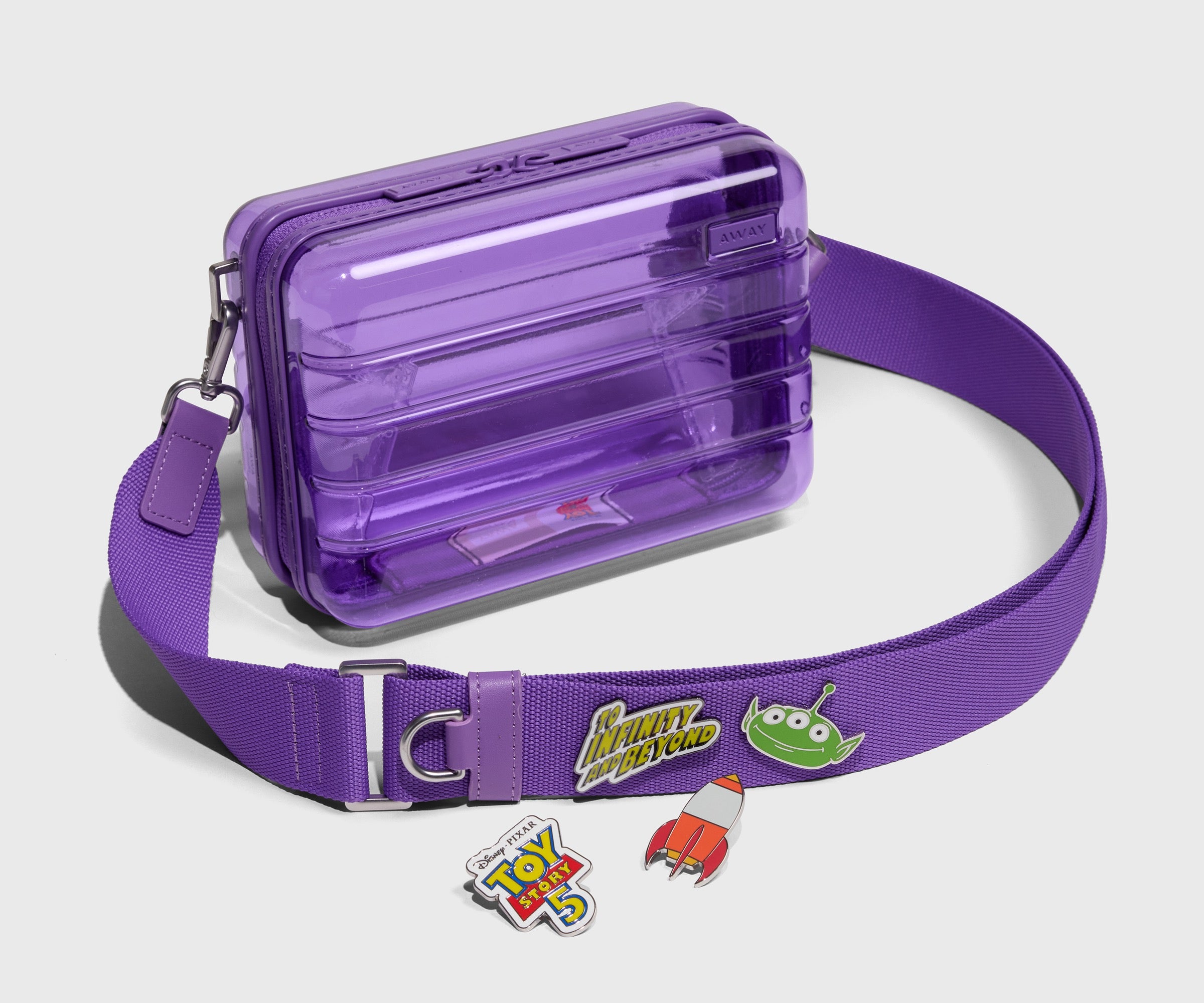 away-toy-story-5-sac-stade-violet-buzz-lightyear image 2