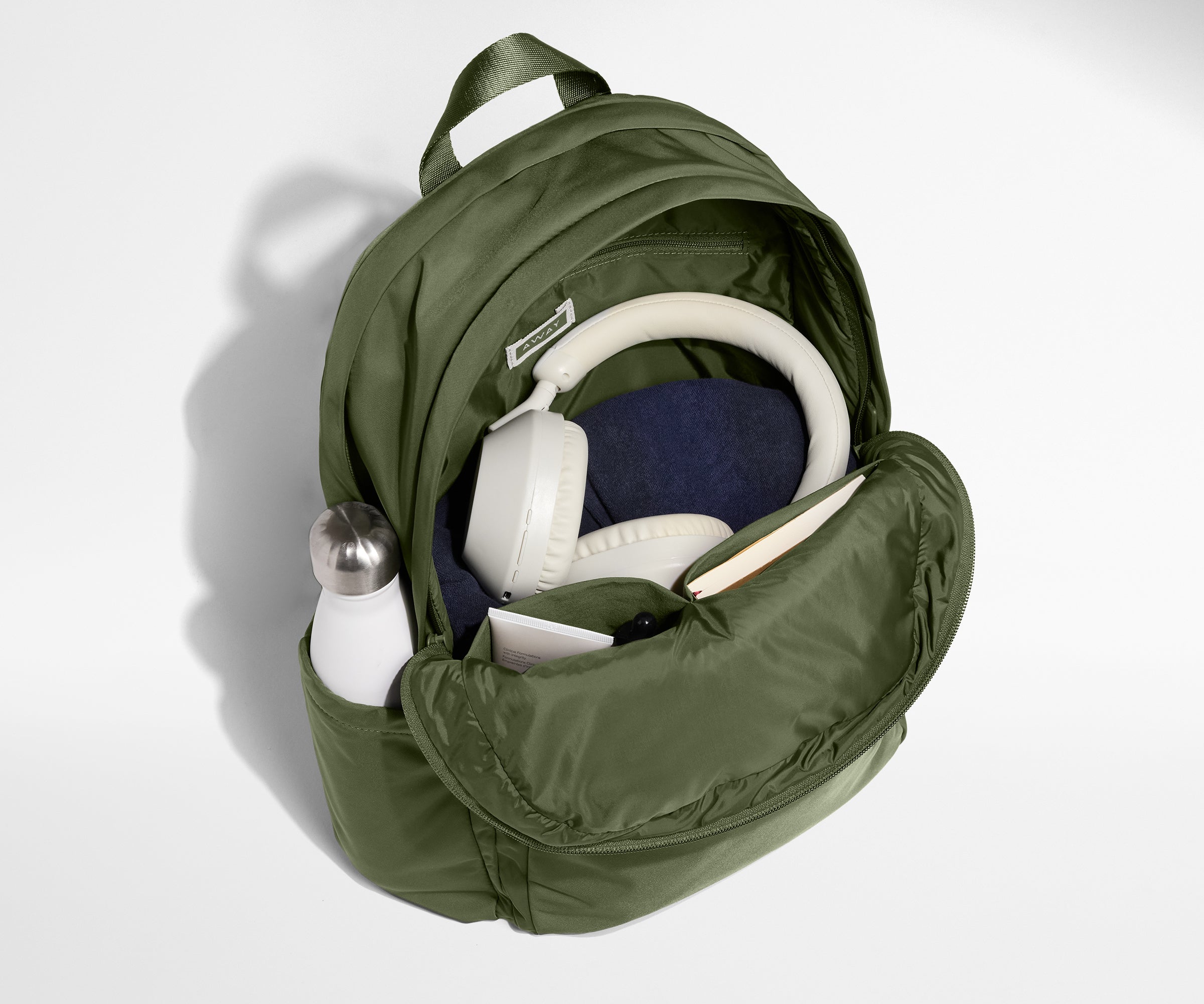 away-featherlight-large-sac-dos-olive-green-ordinateur image 4