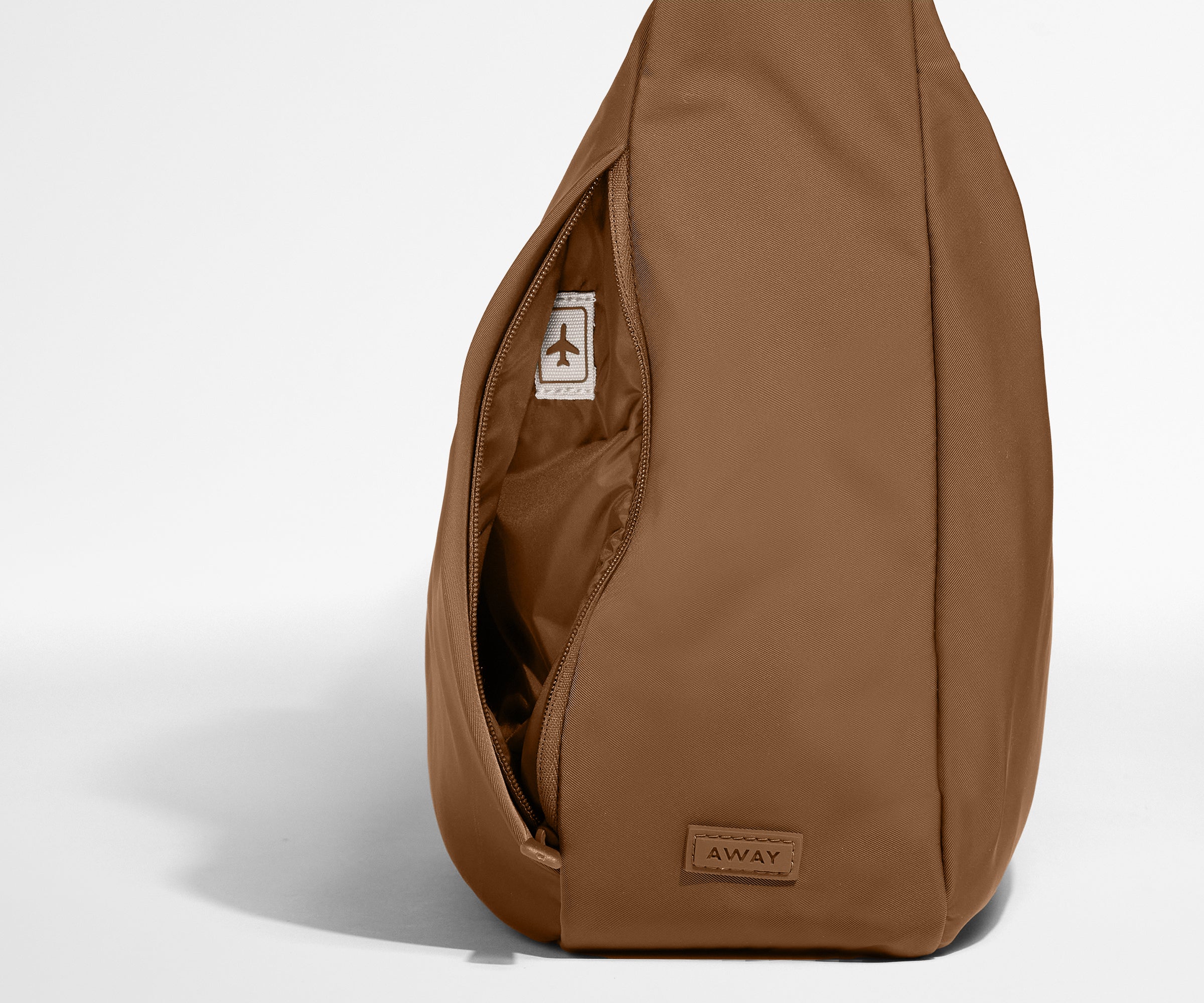 away-featherlight-crossbody-sac-bandouli-re-amaro-brown image 4