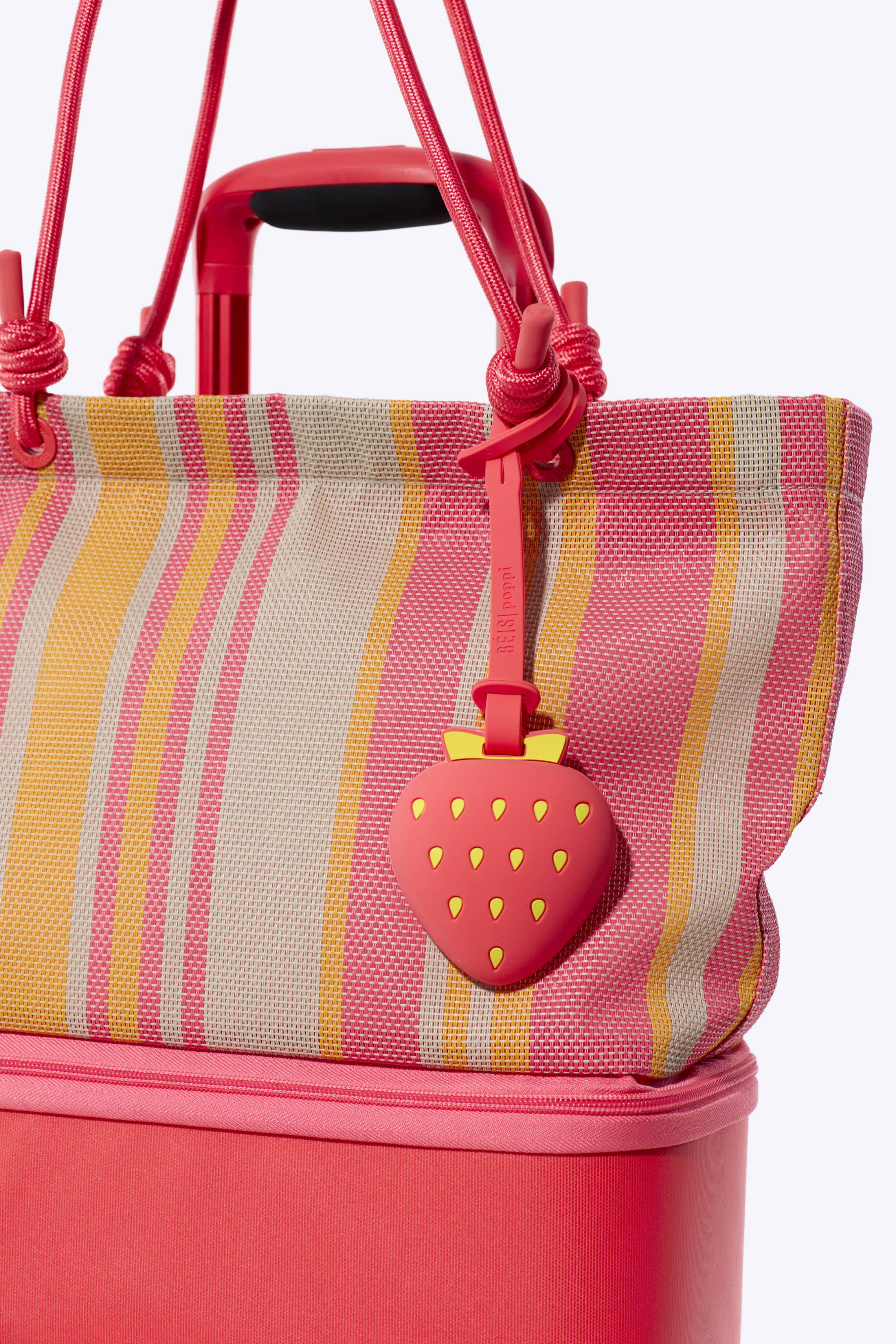 beis-x-poppi-breloque-sac-miroir-fraise-strawberry image 2