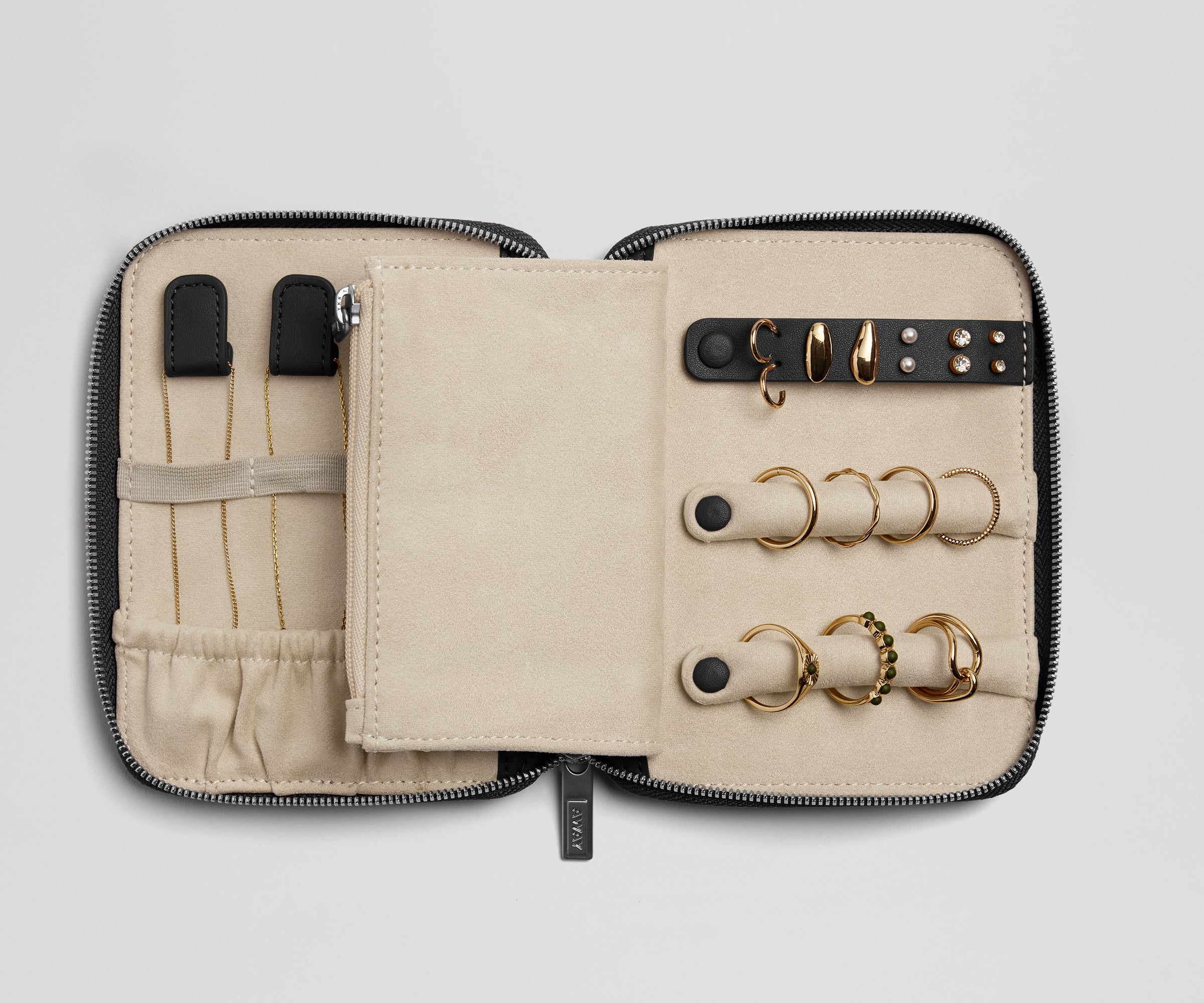 away-slim-jewelry-organizer-pochette-bijoux-noir-cuir-recycl image 3