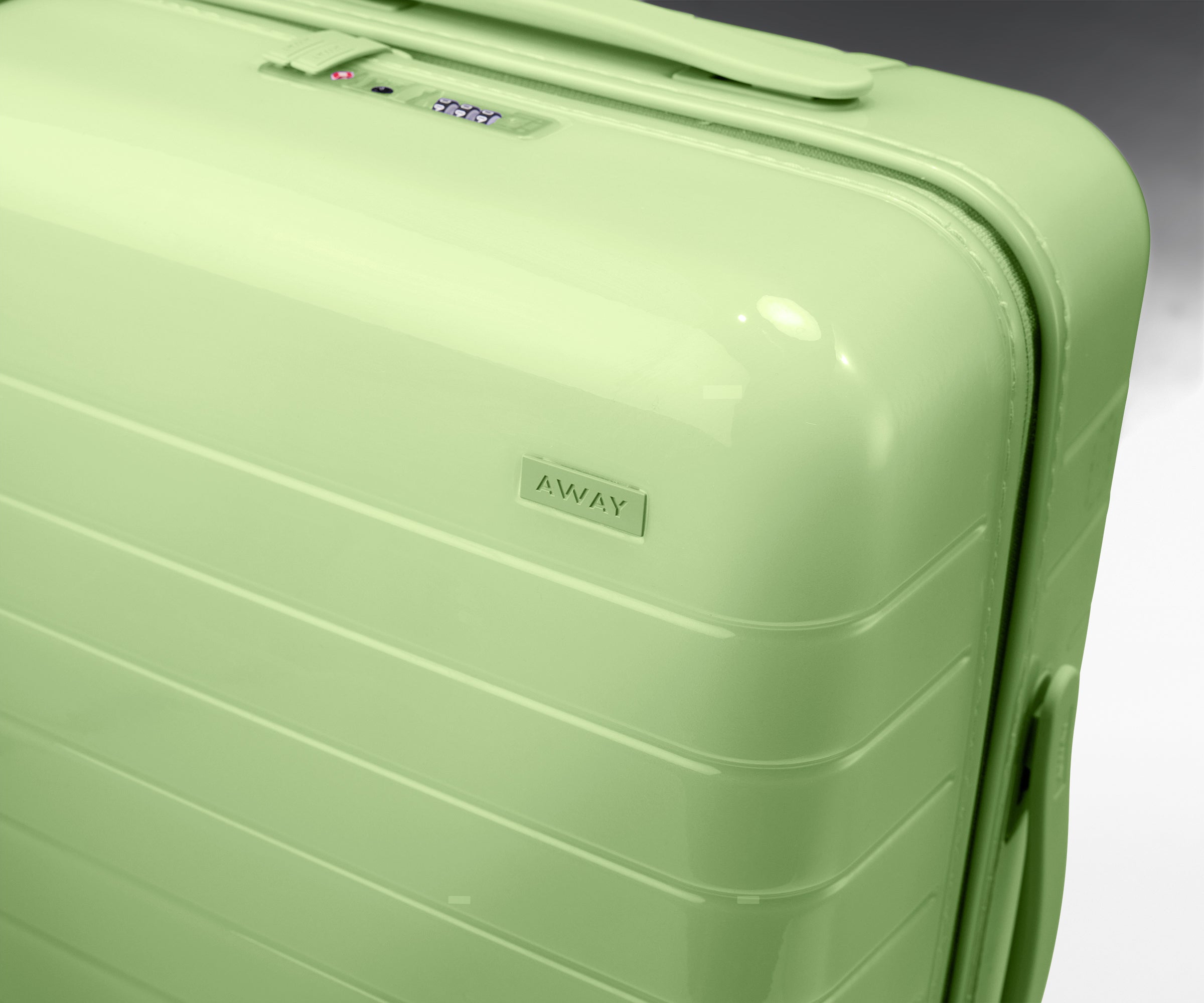 away-bigger-carry-on-valise-cabine-vert-matcha image 3
