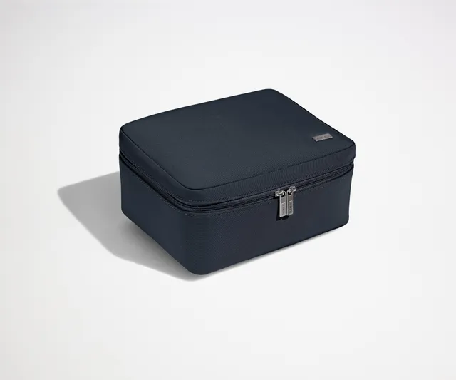away-cosmetics-trousse-toilette-navy-blue image 1