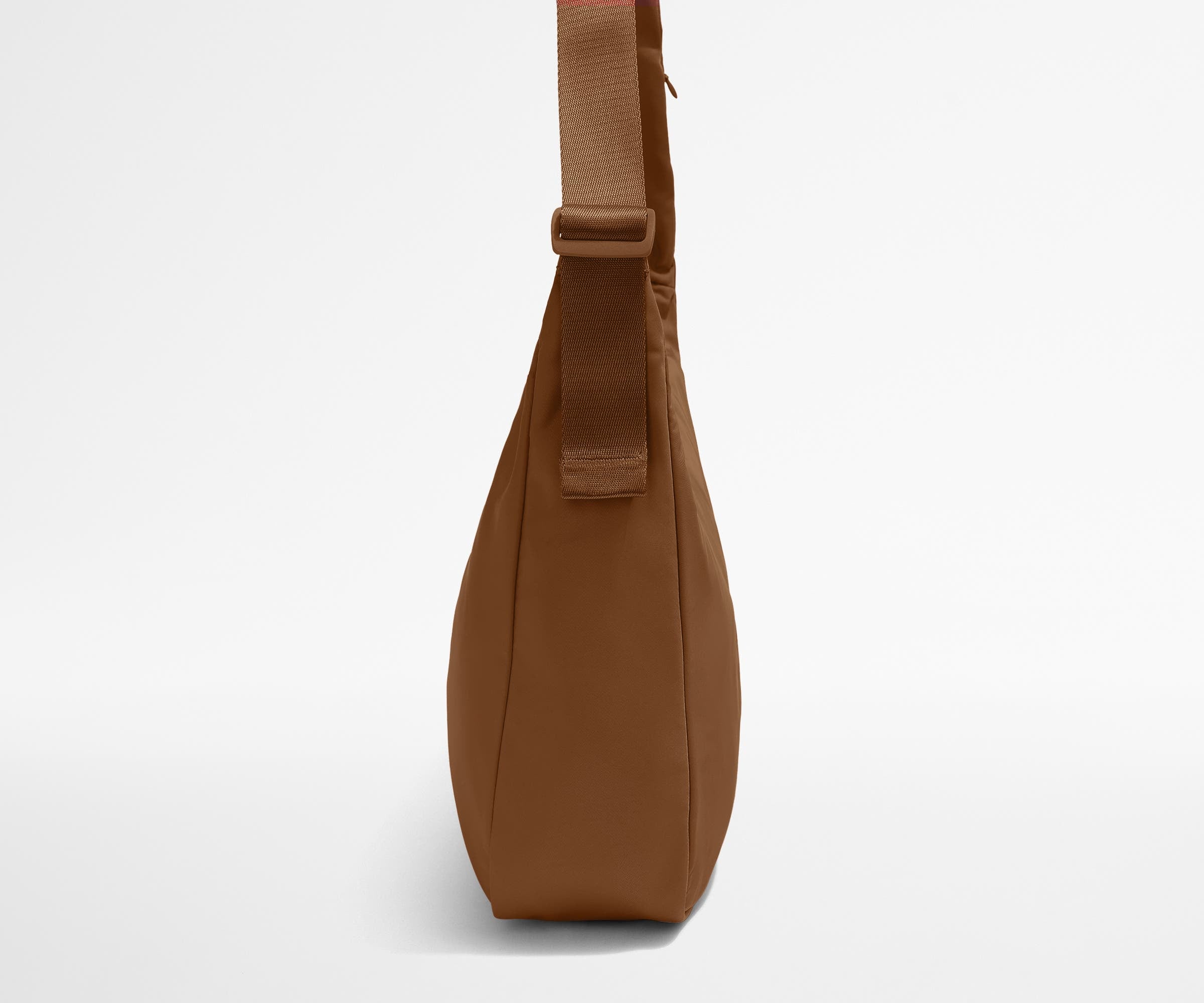 away-featherlight-crossbody-sac-bandouli-re-amaro-brown image 7