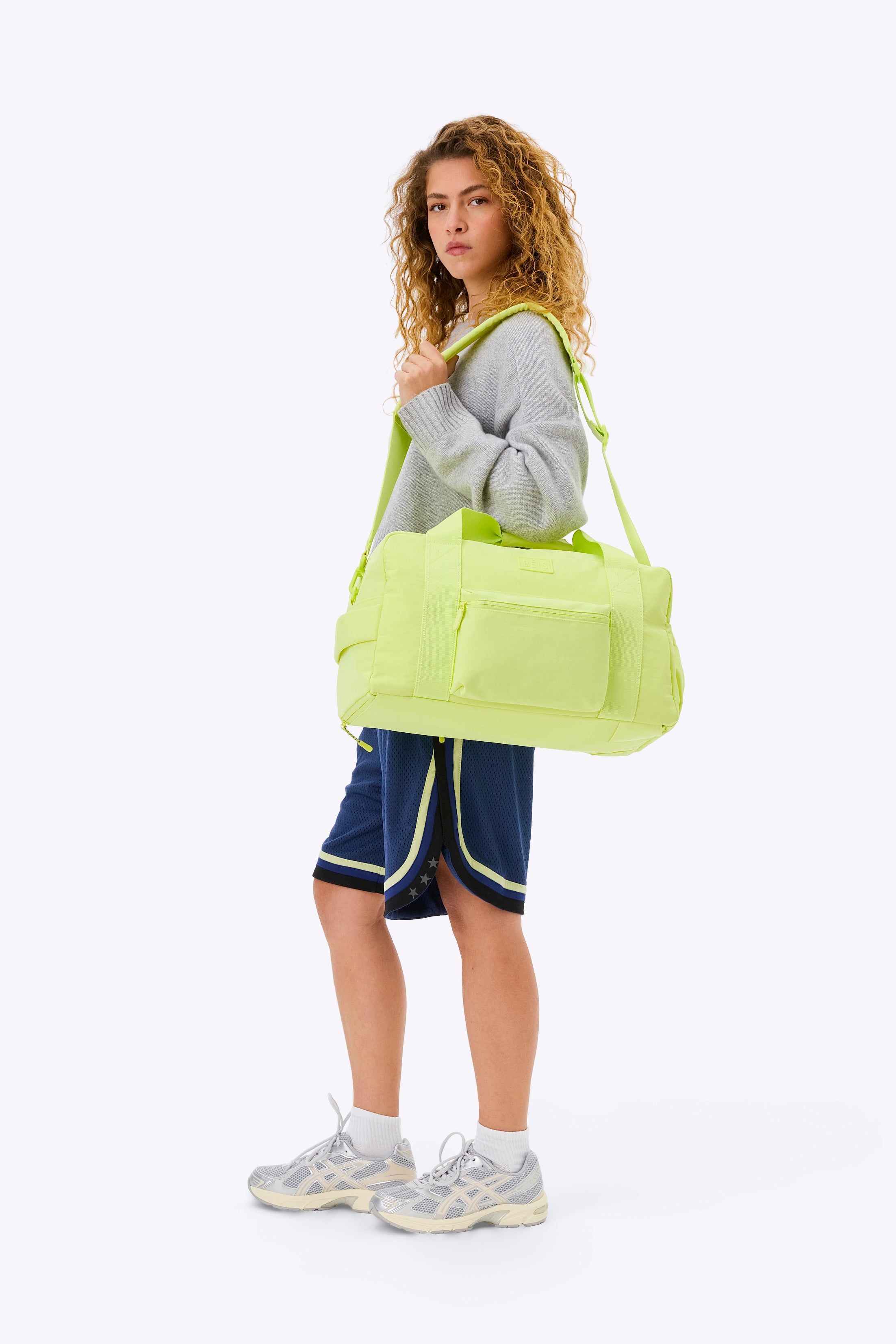 beis-the-sport-duffle-backpack-sac-sport-limone-housse-pc image 5