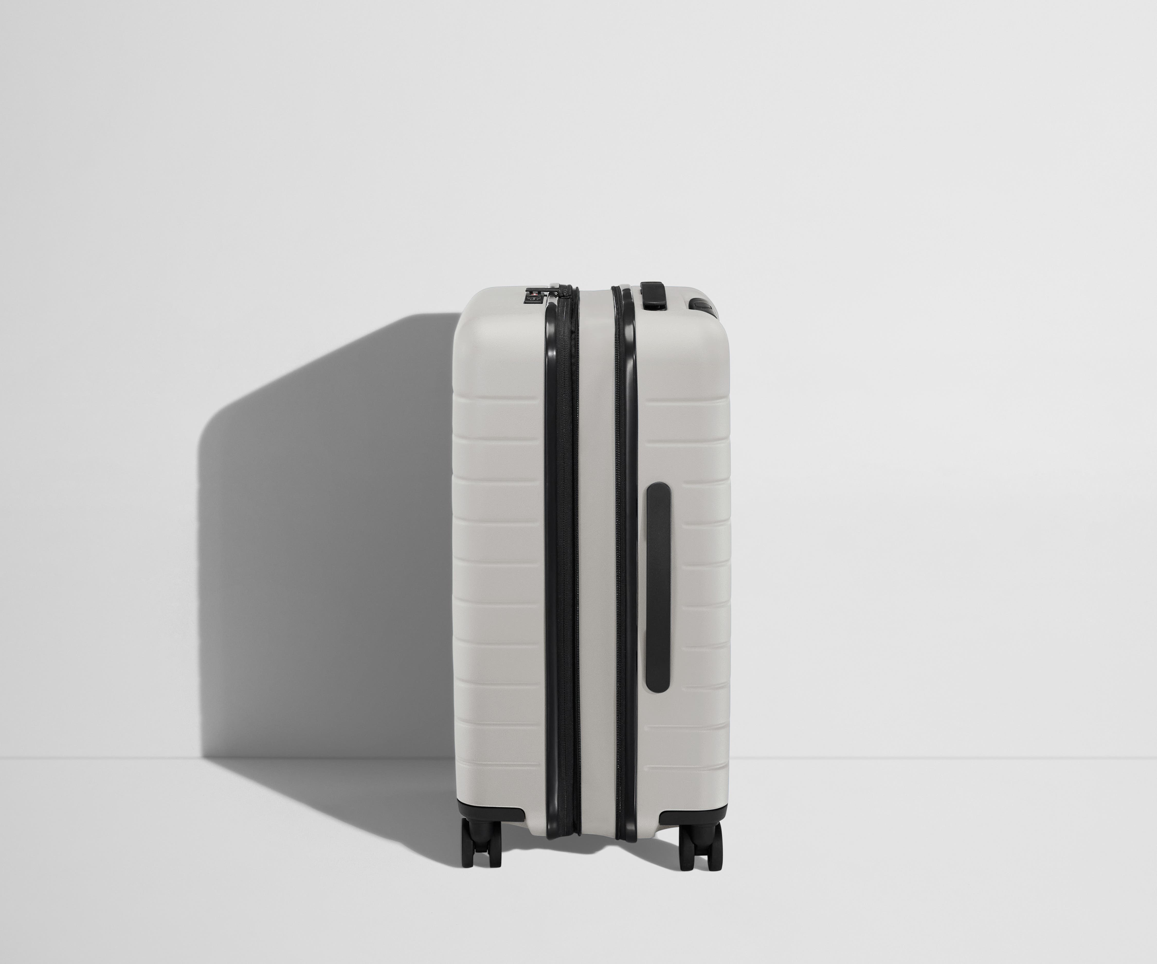away-bigger-carry-on-flex-valise-cabine-cloud-gray-extensible image 3