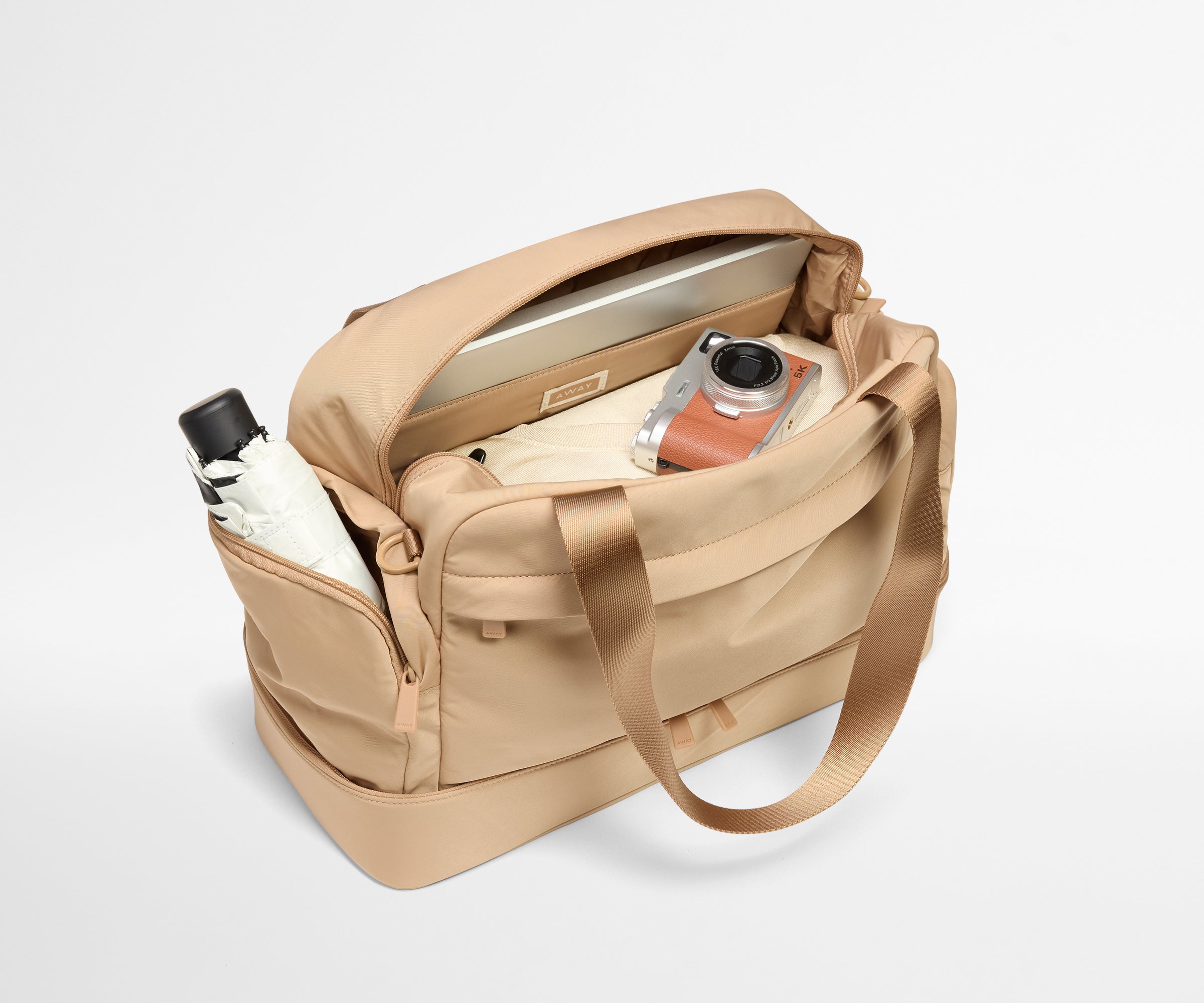 away-featherlight-overnight-sac-week-end-marron-camel-14 image 4