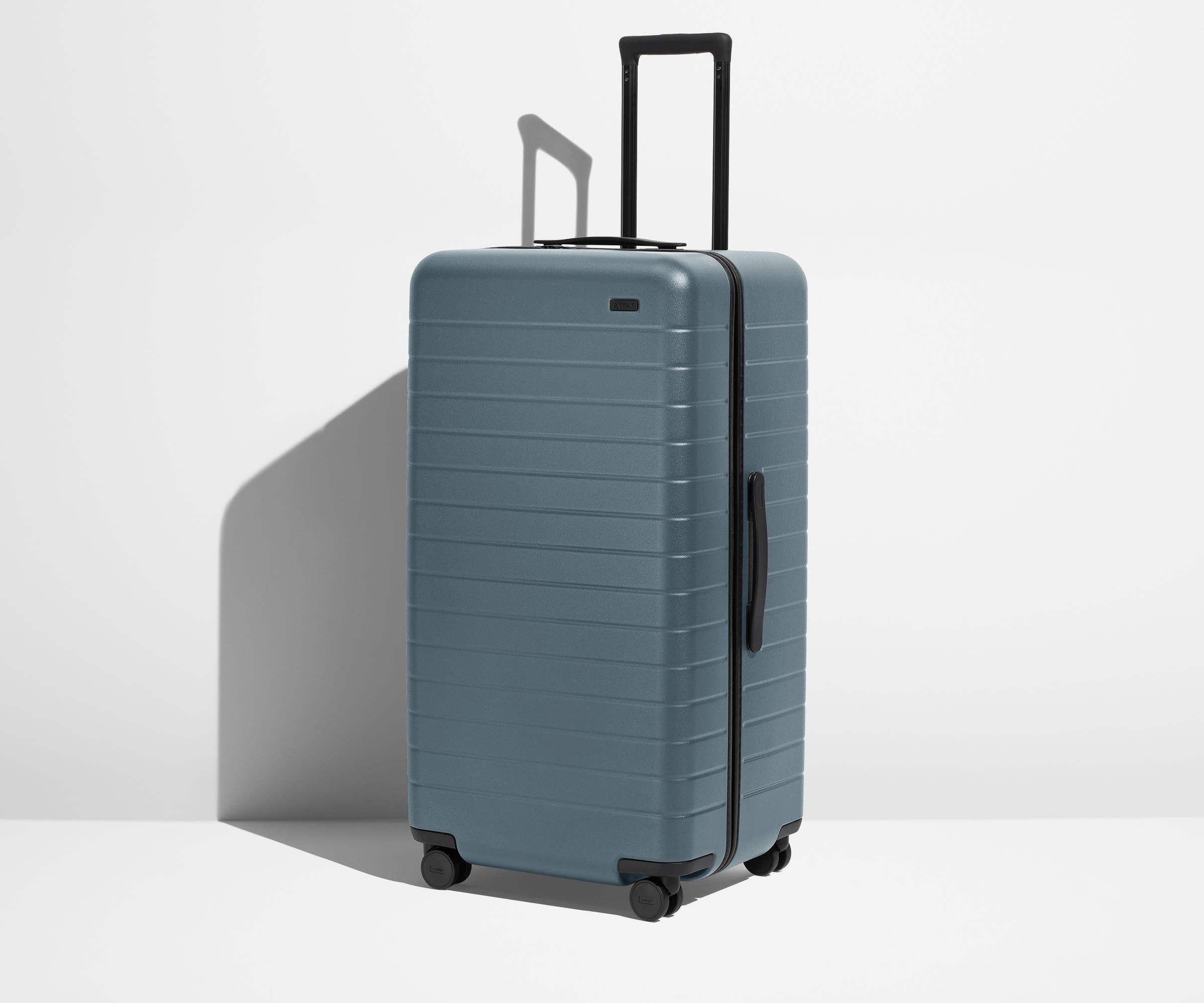 away-trunk-valise-soute-coast-blue-rigide-grand-volume image 2