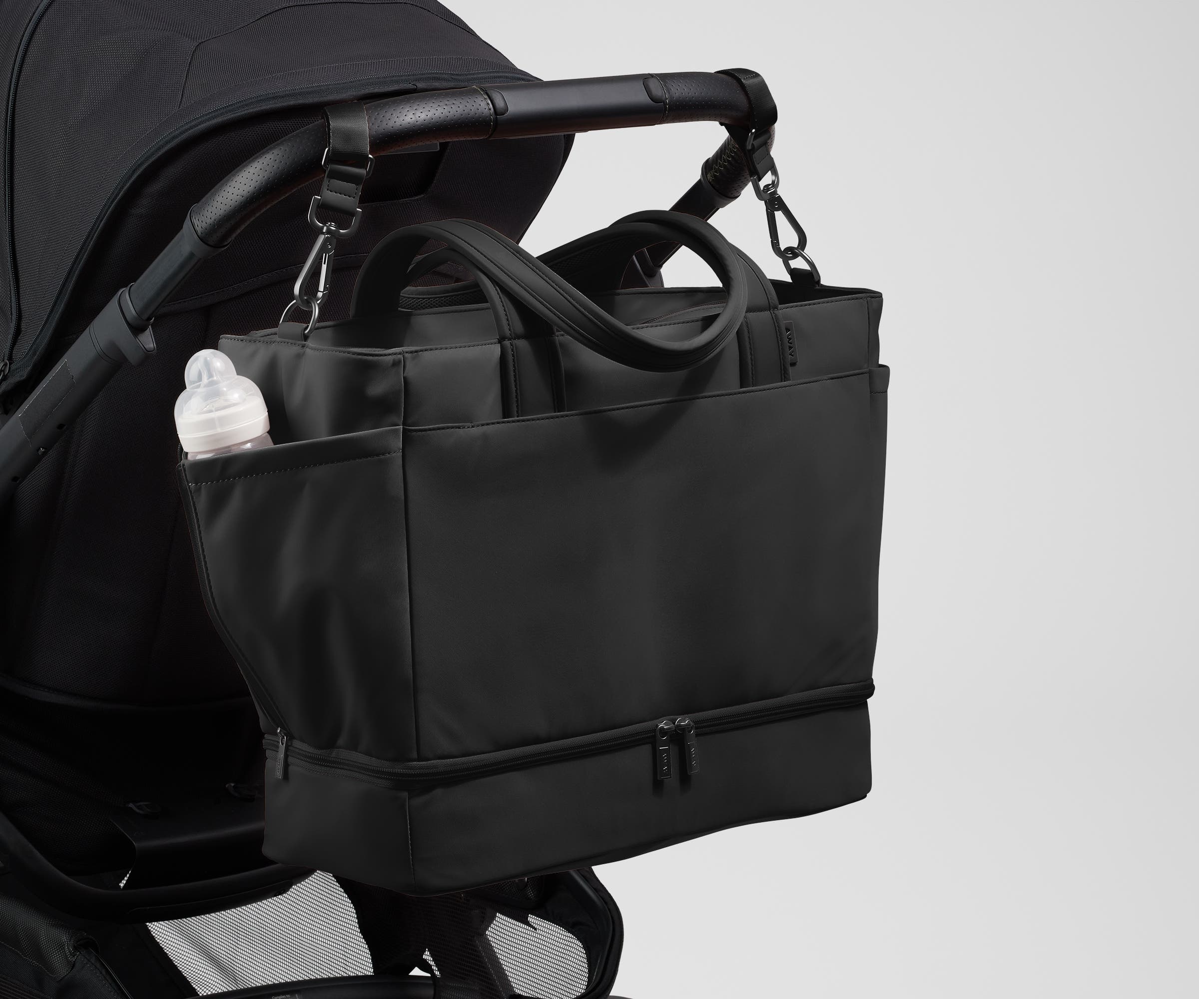 away-double-diaper-tote-sac-langer-jet-black-b-b image 7