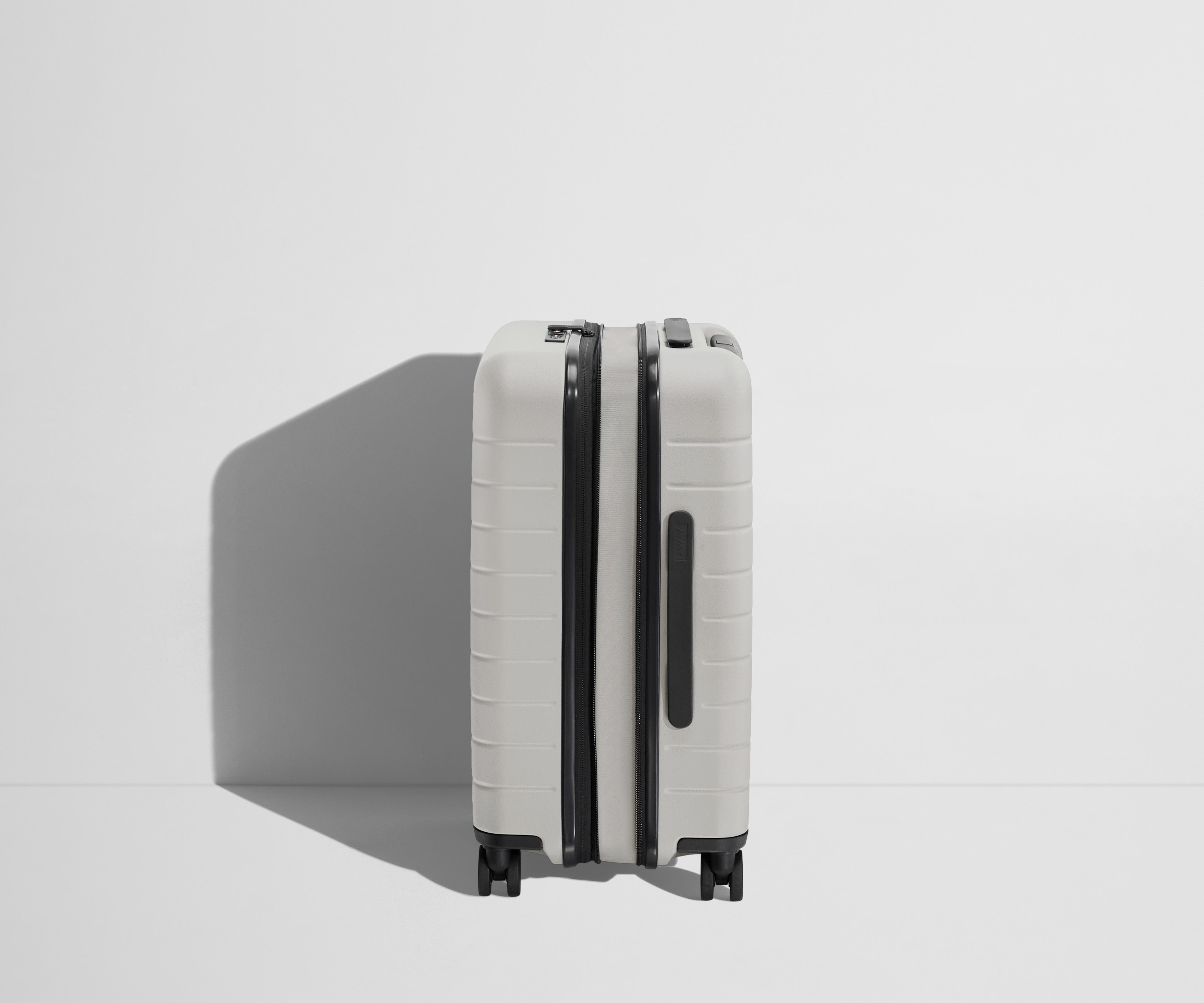 away-carry-on-flex-valise-cabine-gris-nuage-extensible image 3