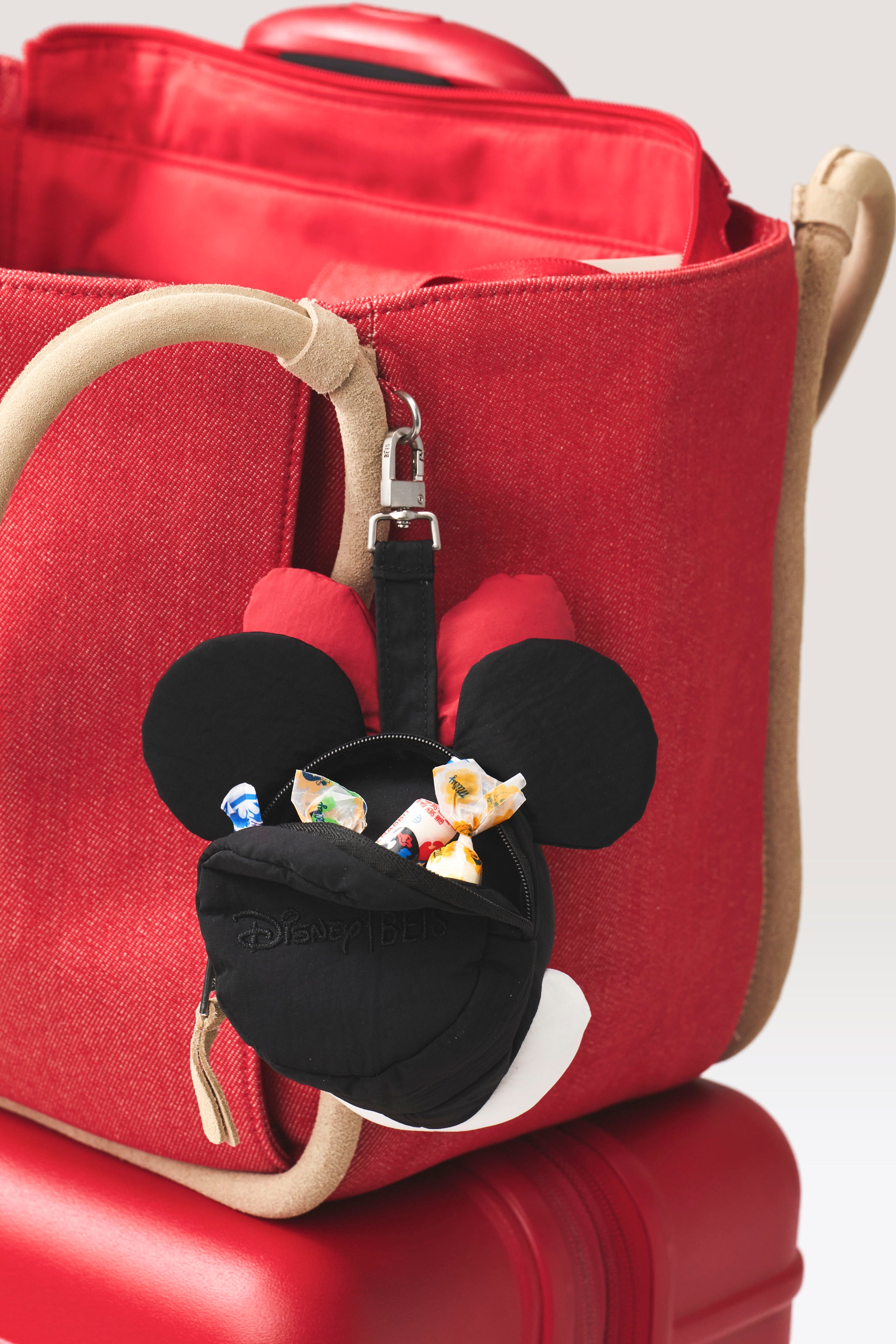beis-minnie-mouse-charm-pouch-pochette-noire-disney image 3