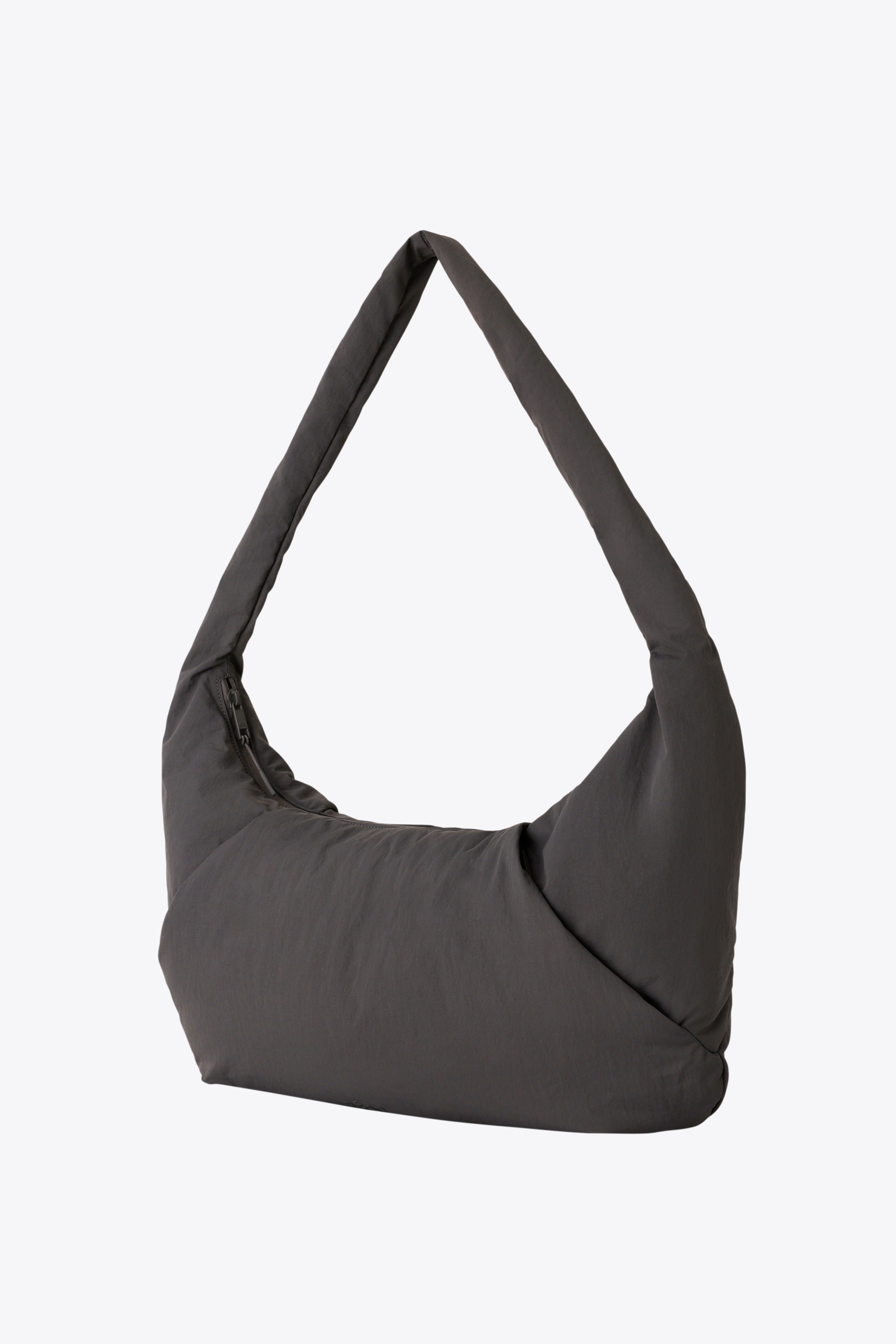 beis-crescent-catchall-sac-bandouli-re-charcoal-nylon image 3