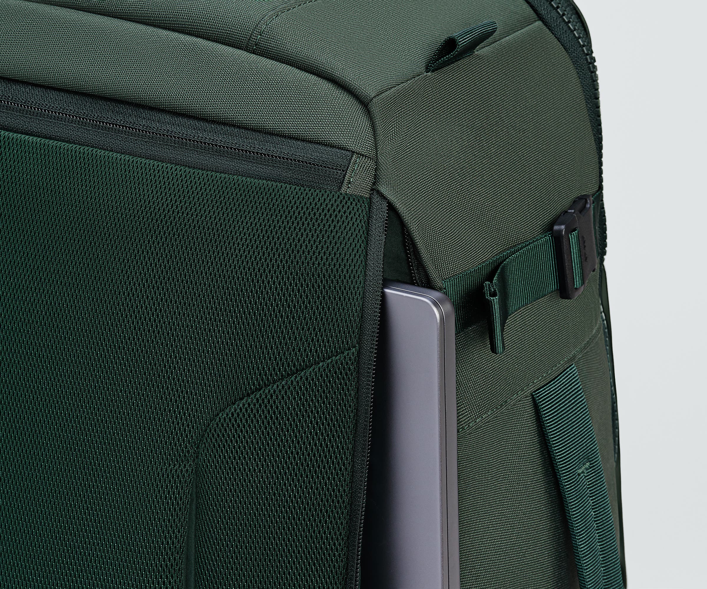 away-active-45l-sac-dos-convertible-vert-for-t image 5