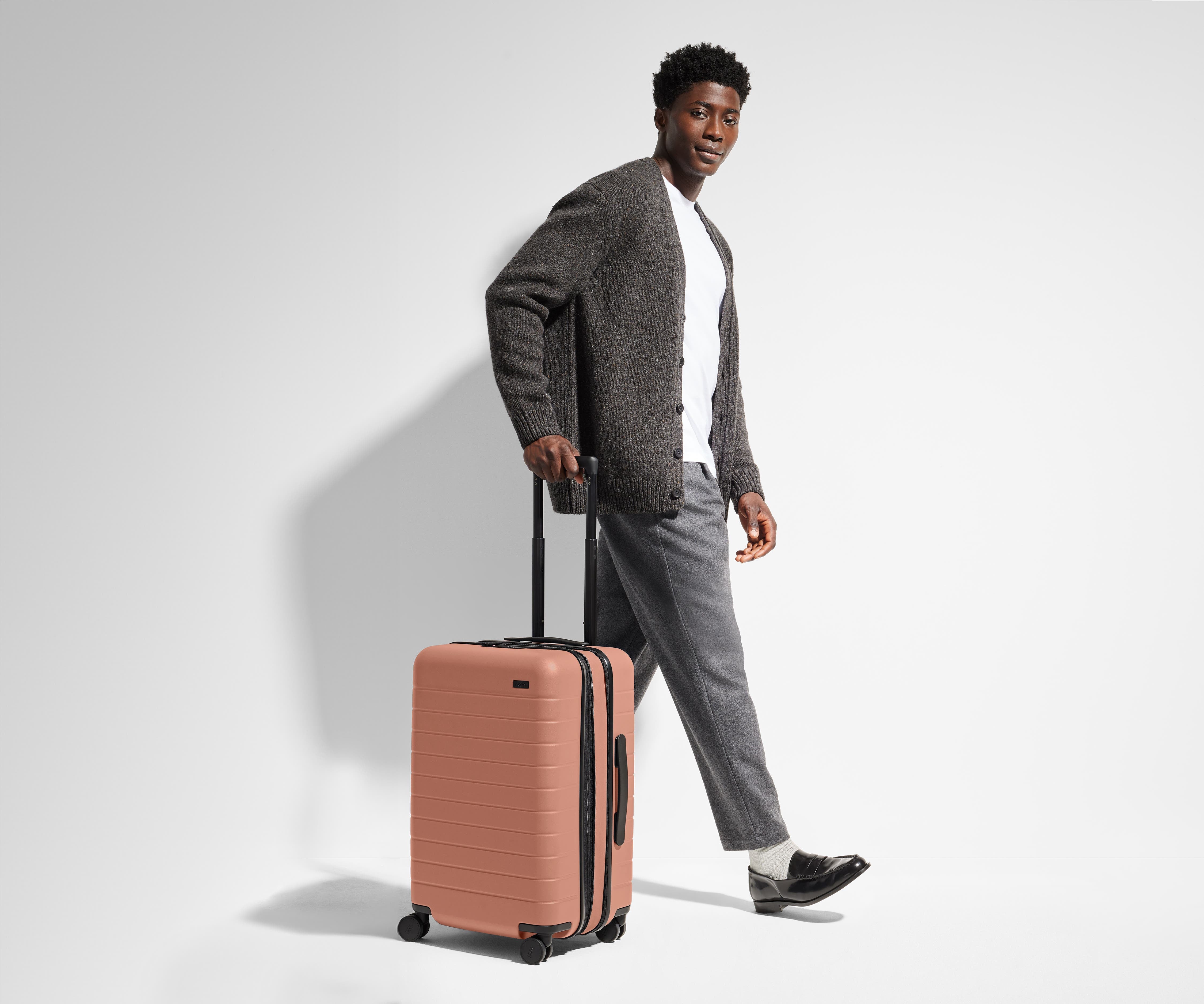 away-bigger-carry-on-flex-valise-cabine-clay-pink image 4