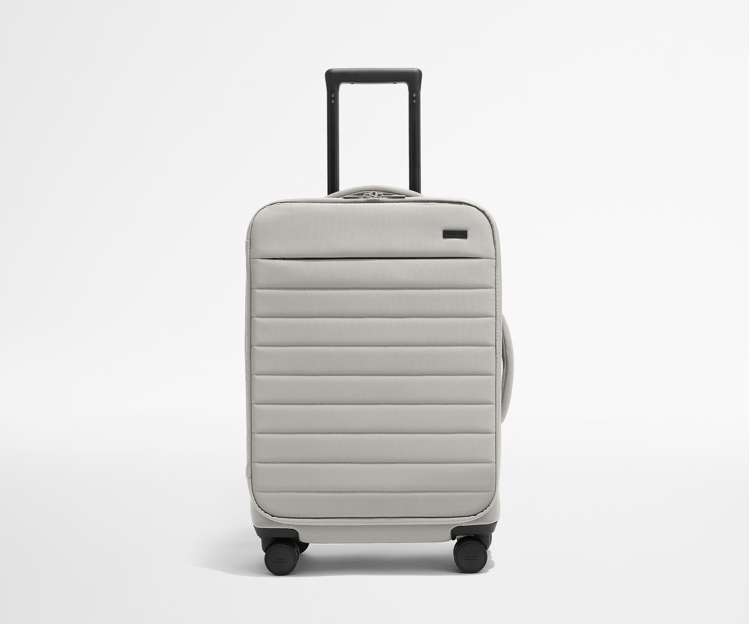away-softside-bigger-carry-on-valise-cabine-cloud-gray-extensible image 1