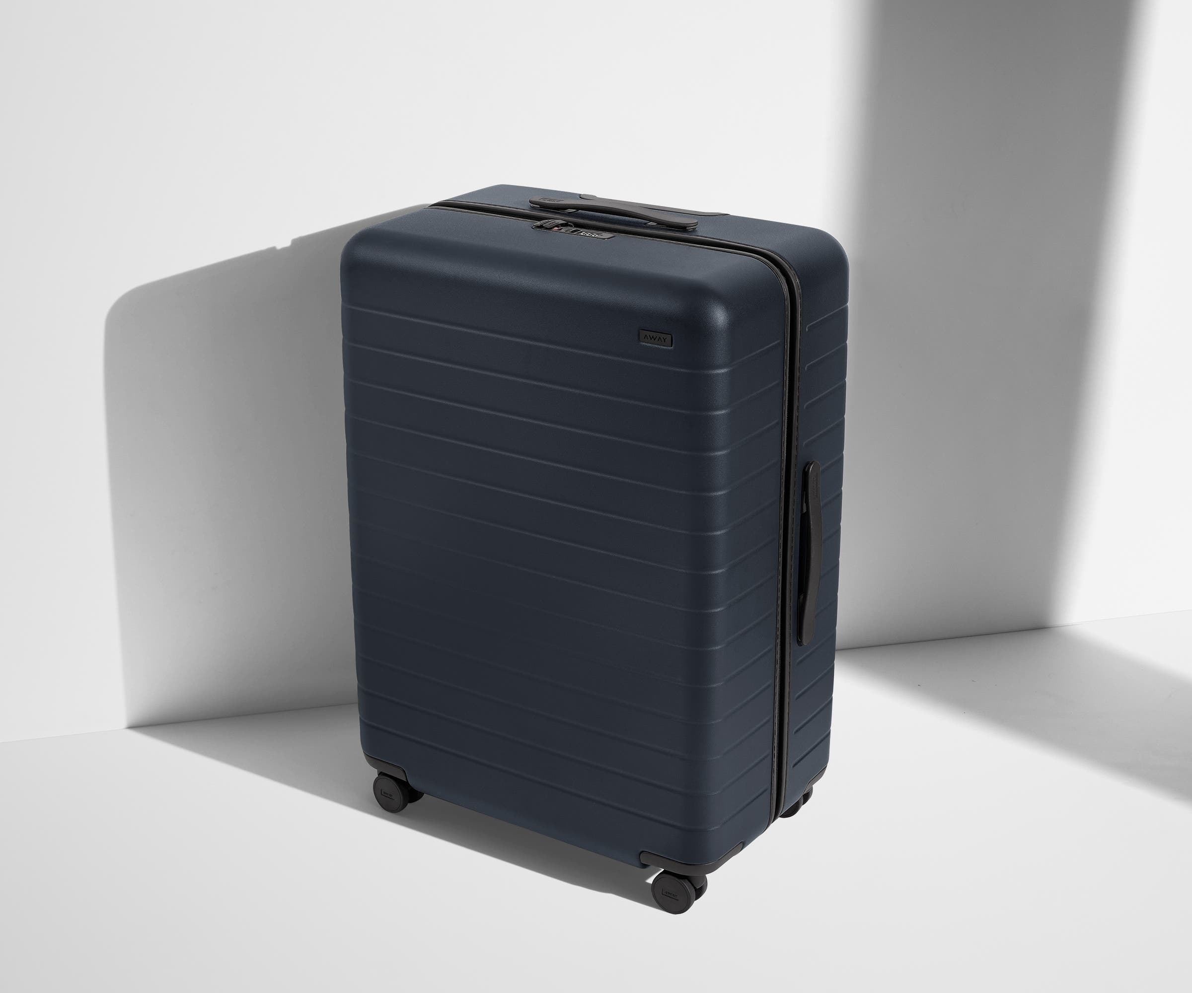 away-large-valise-soute-navy-blue-coque-rigide image 2