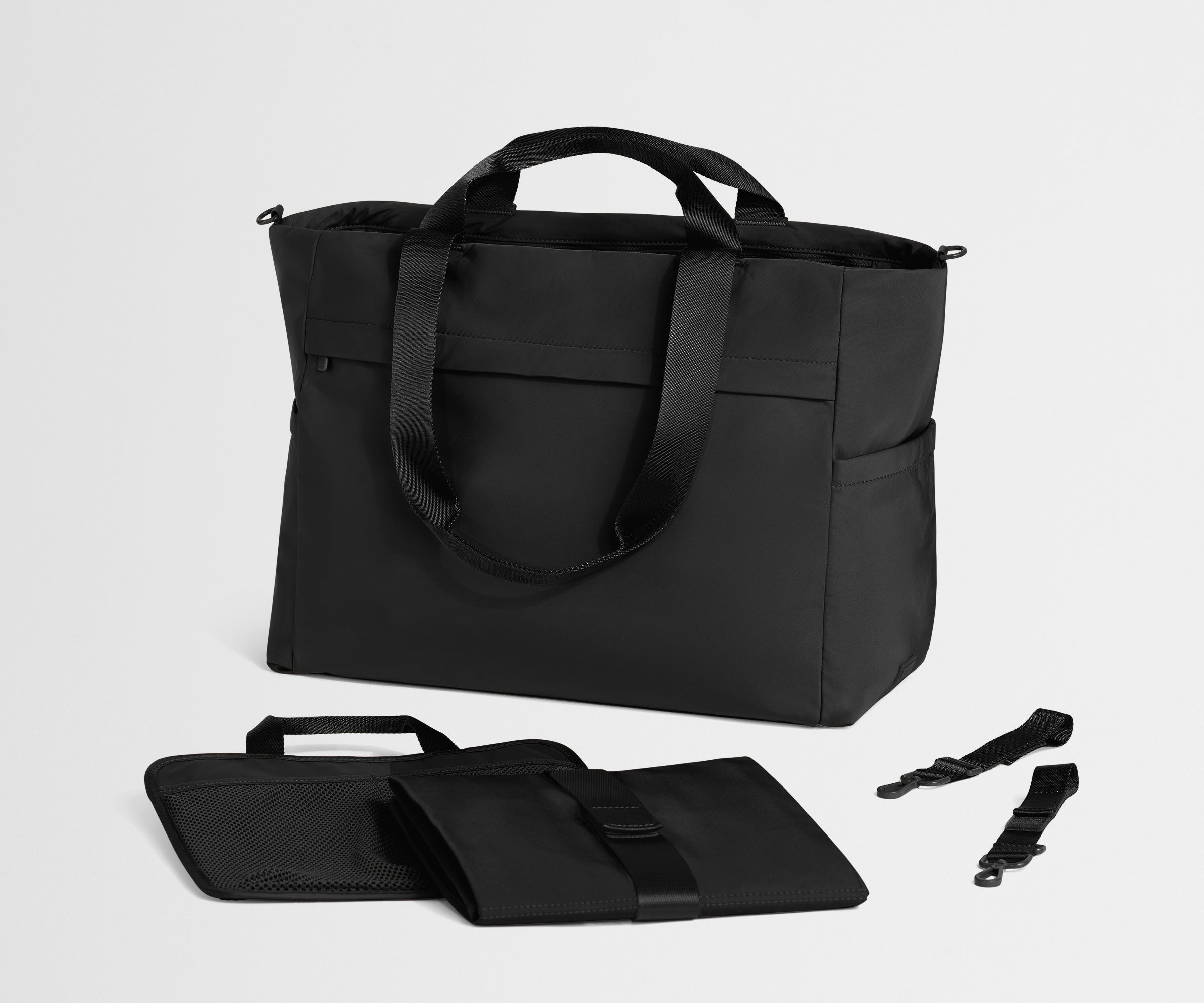 away-featherlight-diaper-tote-sac-langer-jet-black image 7