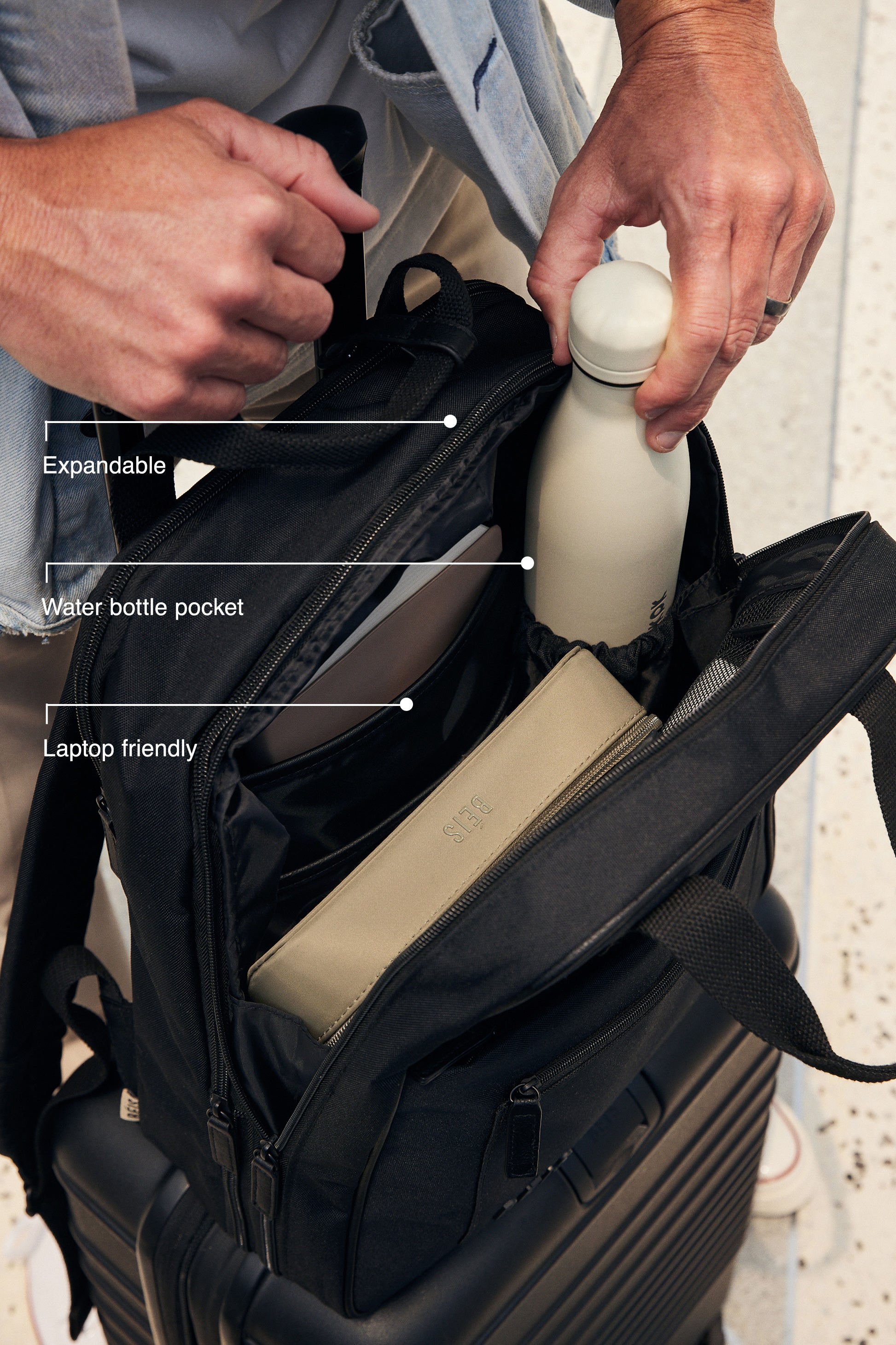 beis-expandable-black-sac-dos-extensible-noir image 2