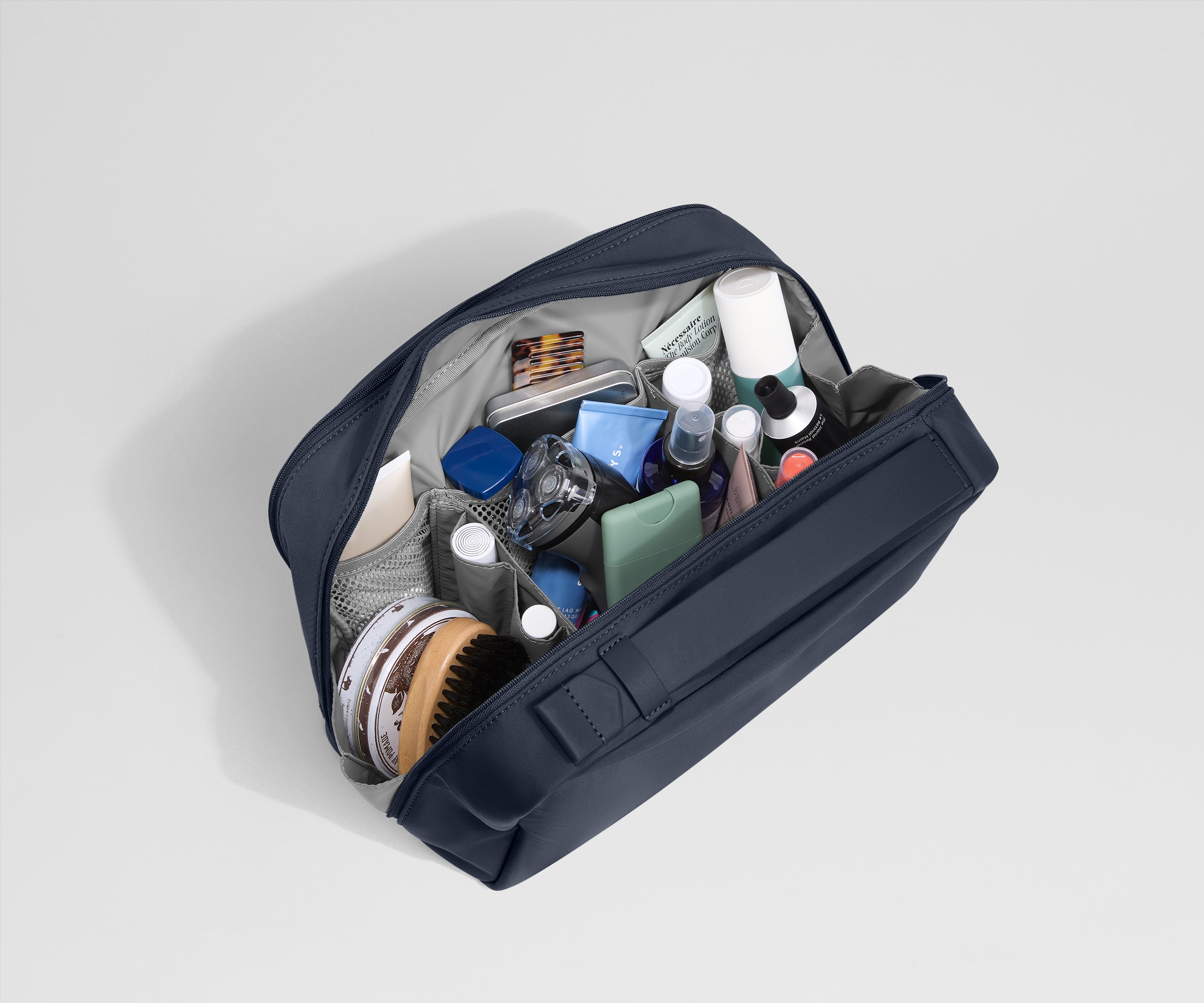 away-extra-large-trousse-de-toilette-navy-blue-grand-format image 5