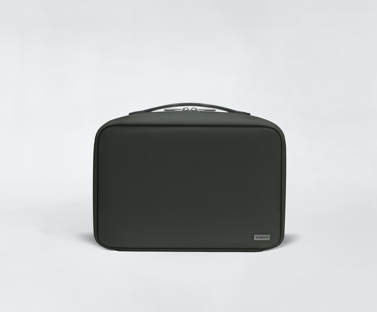 away-hanging-toiletry-bag-trousse-toilette-green-suspendue image 1