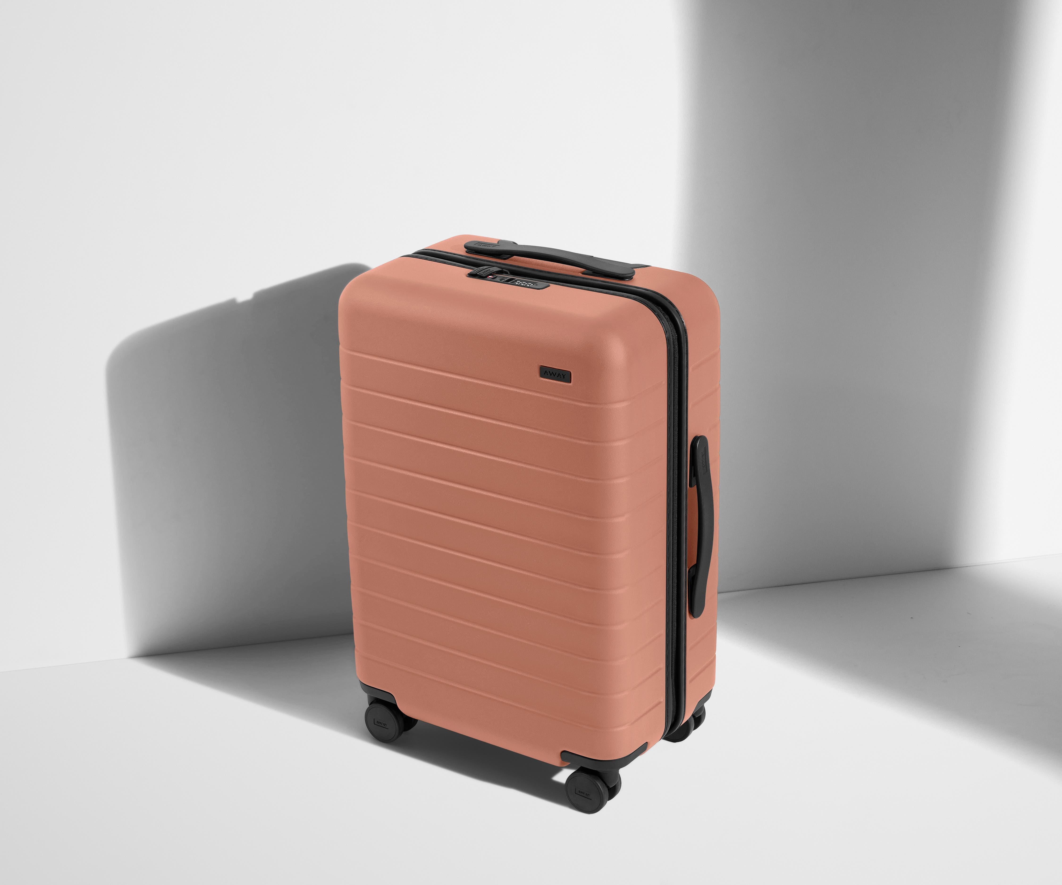 away-bigger-carry-on-valise-cabine-clay-pink-rose image 2