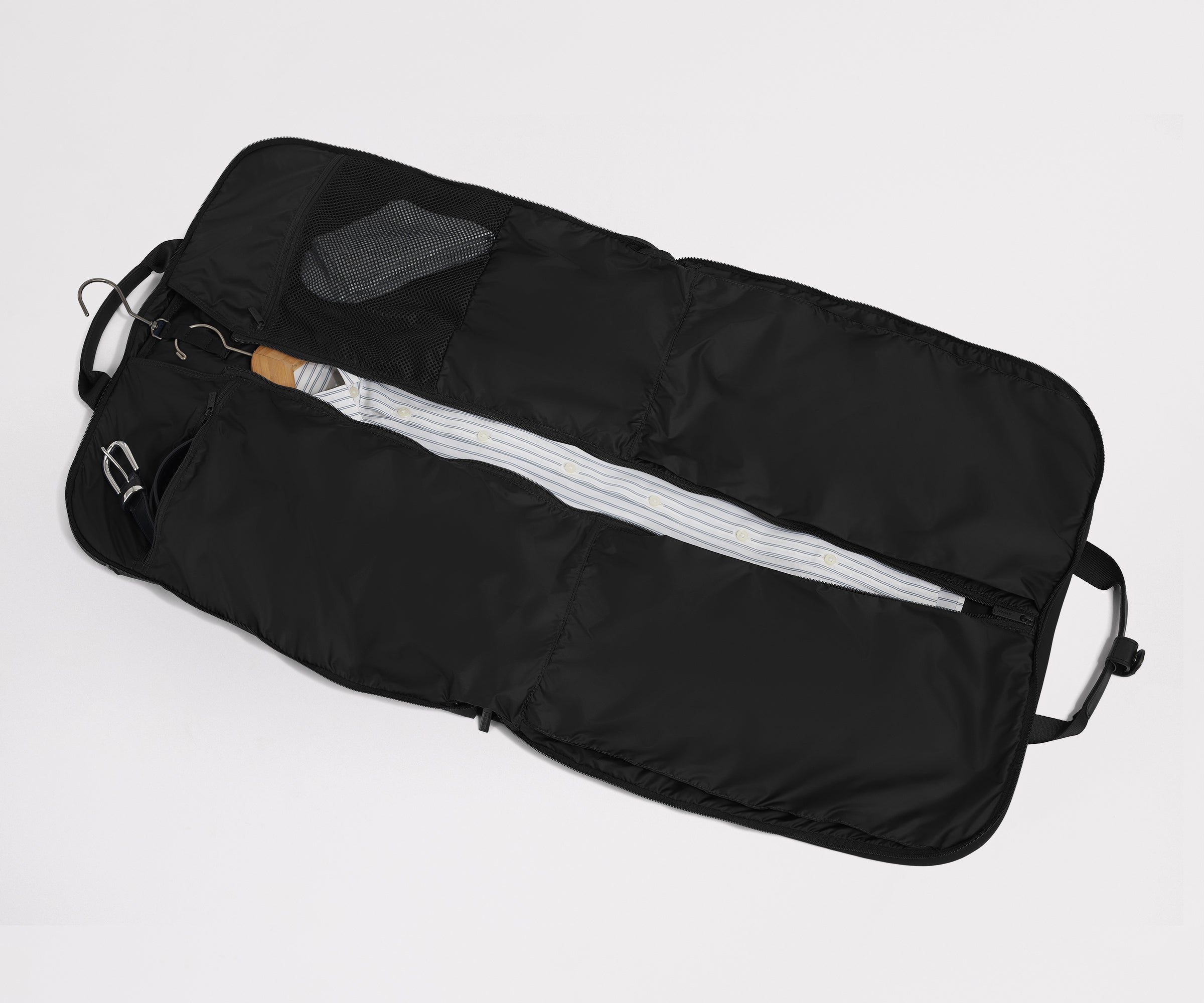 away-garment-bag-housse-de-costume-jet-black-anti-froissage image 2