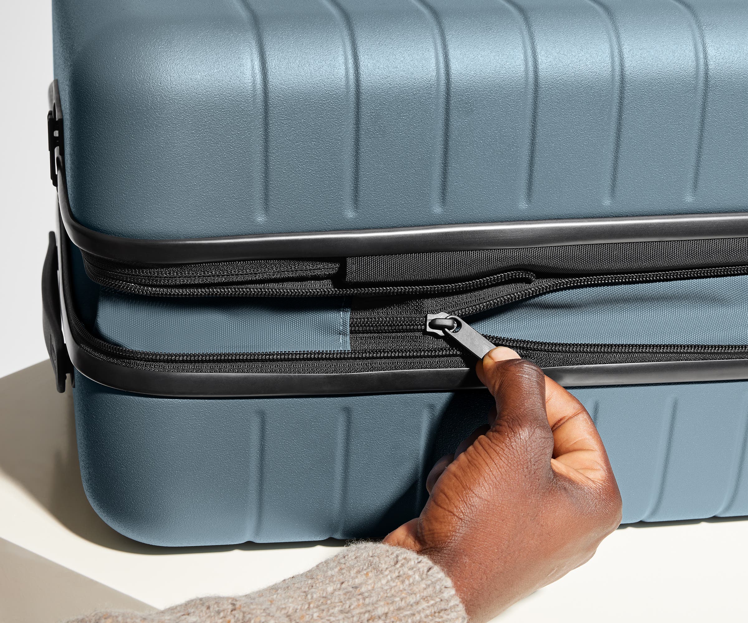 away-the-large-flex-valise-soute-bleu-coast-extensible image 5