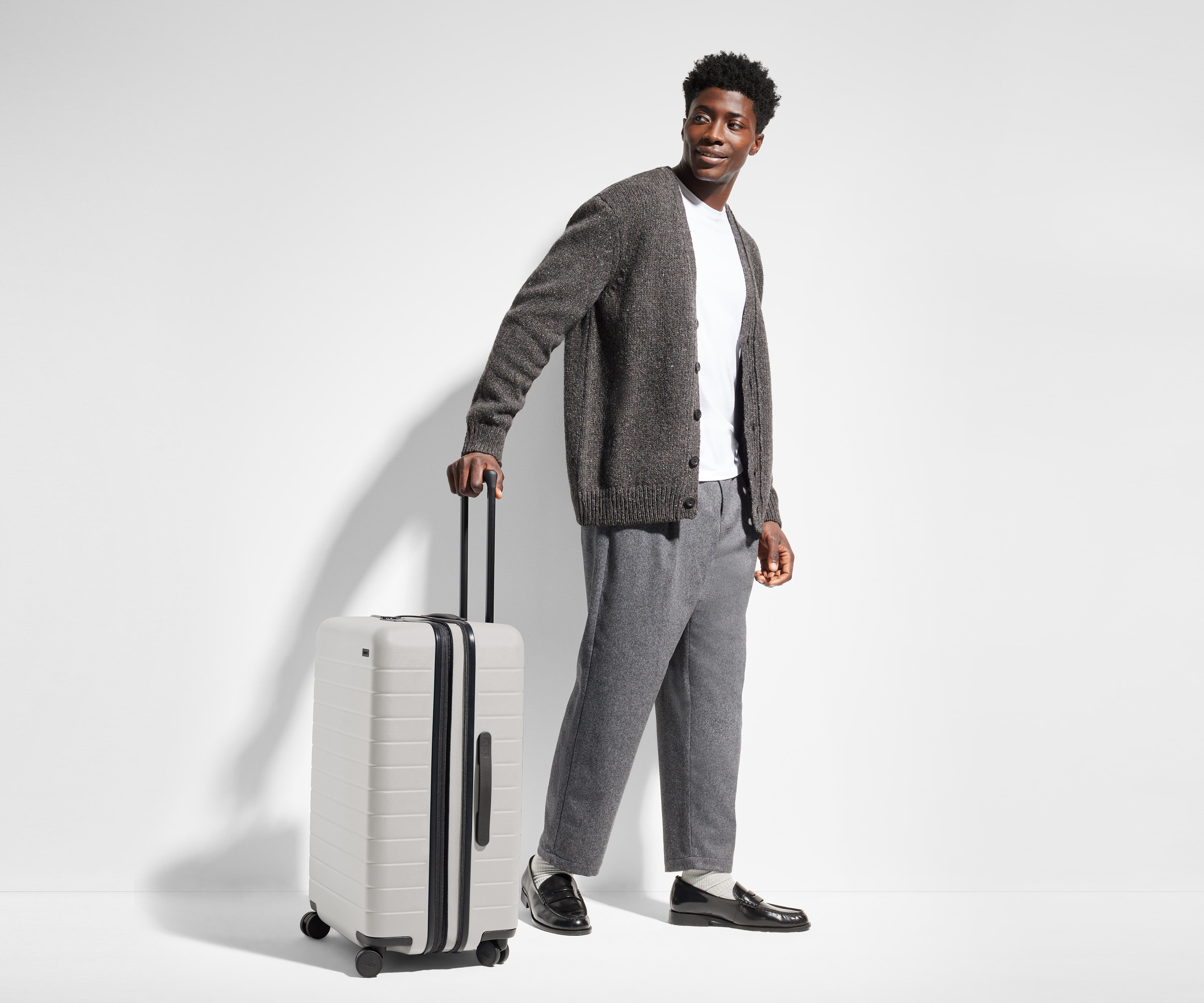 away-medium-flex-valise-soute-extensible-gris-cloud image 4