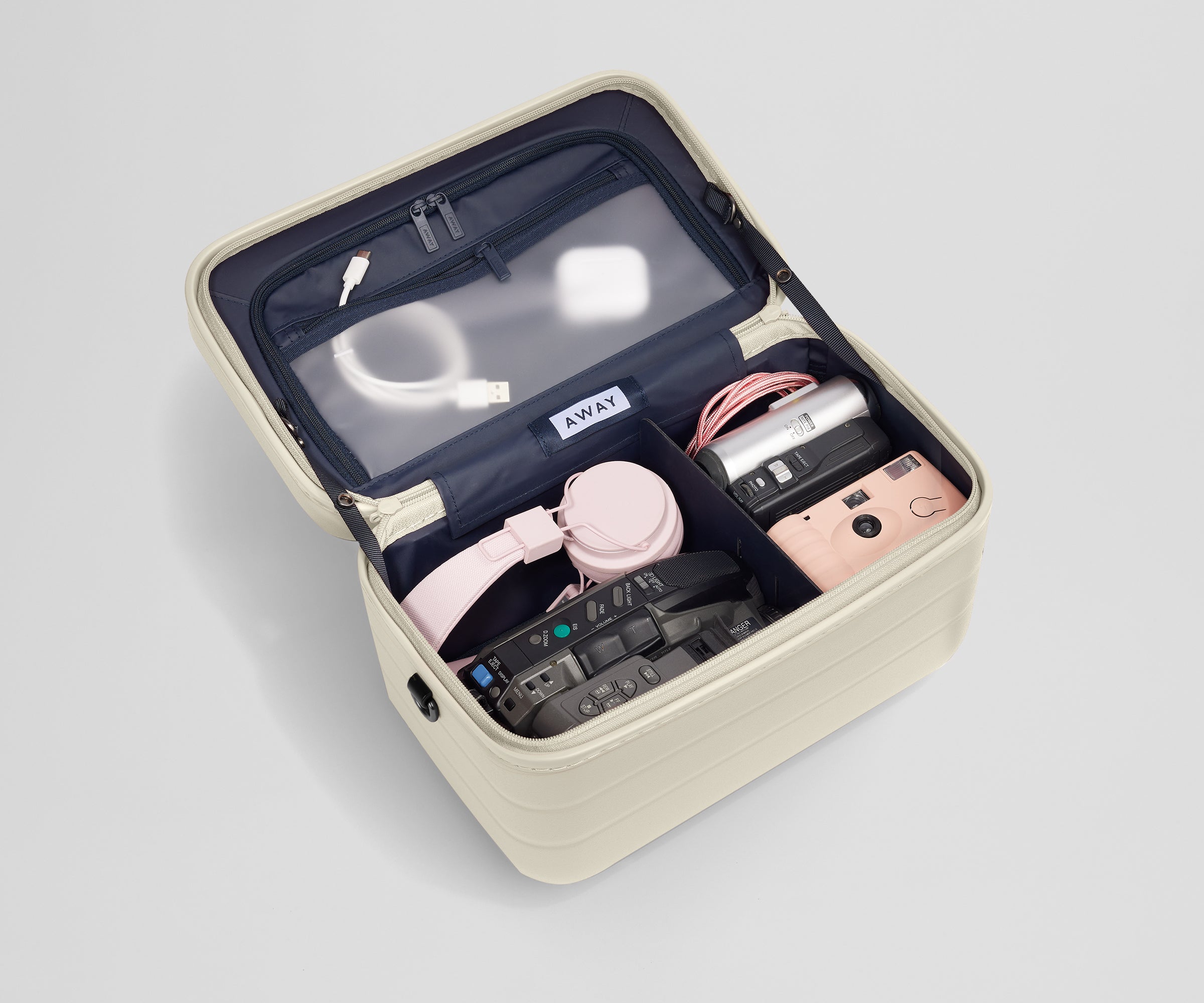 away-train-case-vanity-rigide-blanc-salt-white image 5