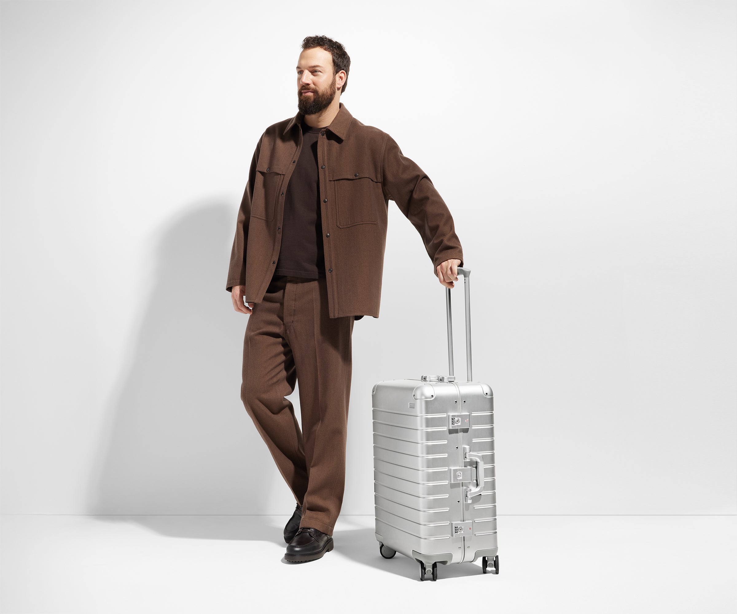 away-medium-valise-soute-aluminium-rose-gold-rigide image 7