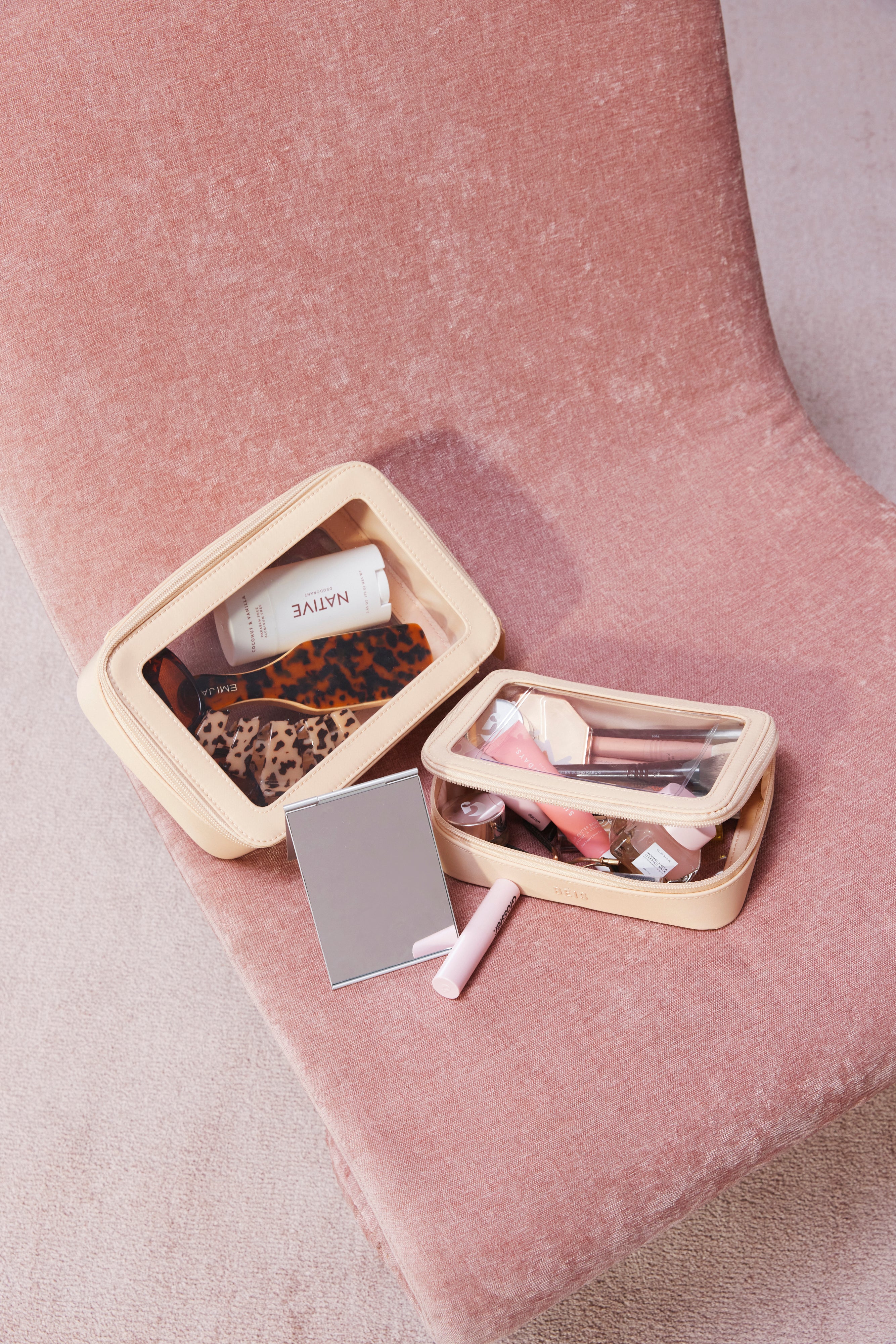 beis-in-flight-trousse-toilette-beige-miroir-avion image 6