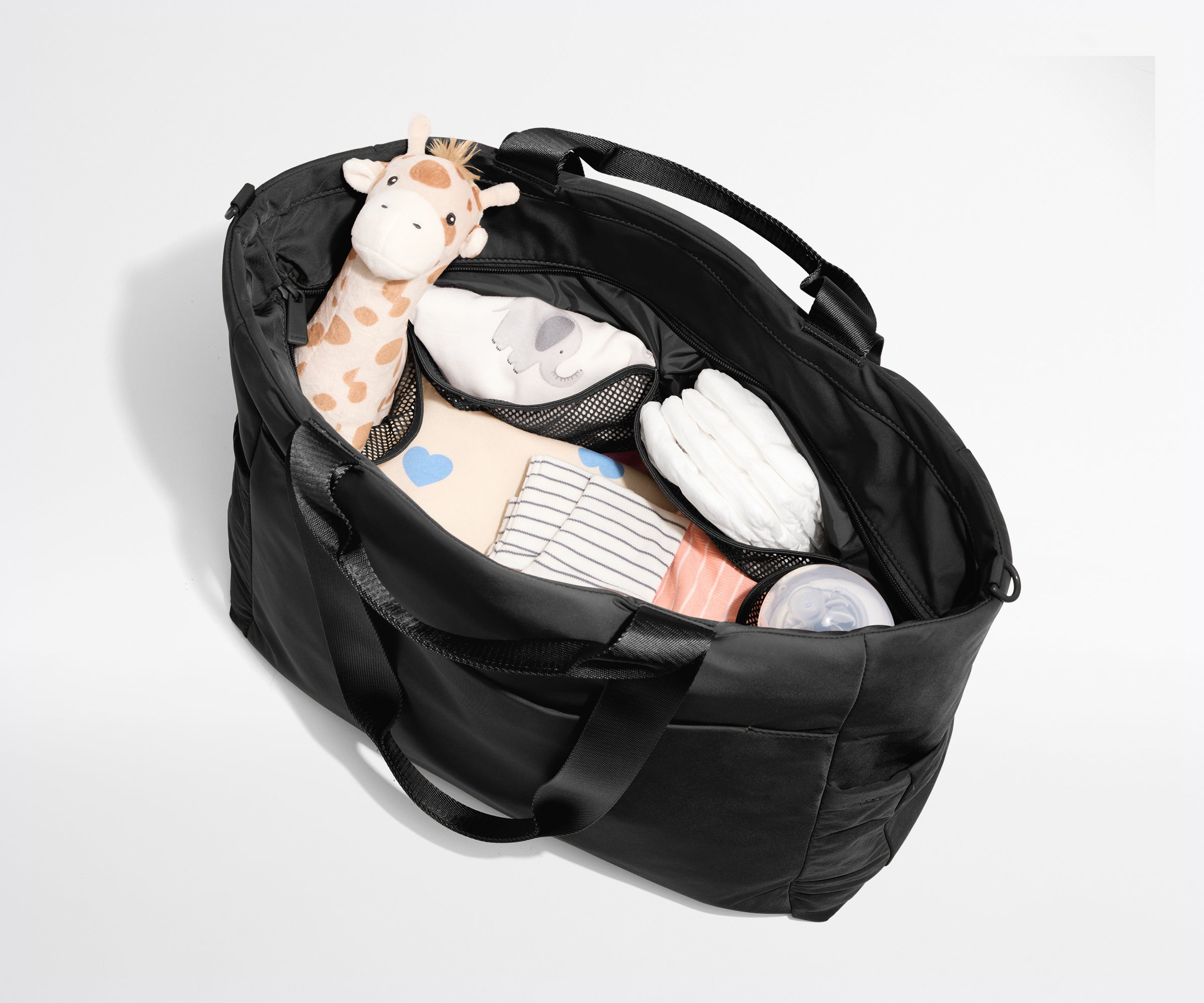 away-featherlight-diaper-tote-sac-langer-jet-black image 5
