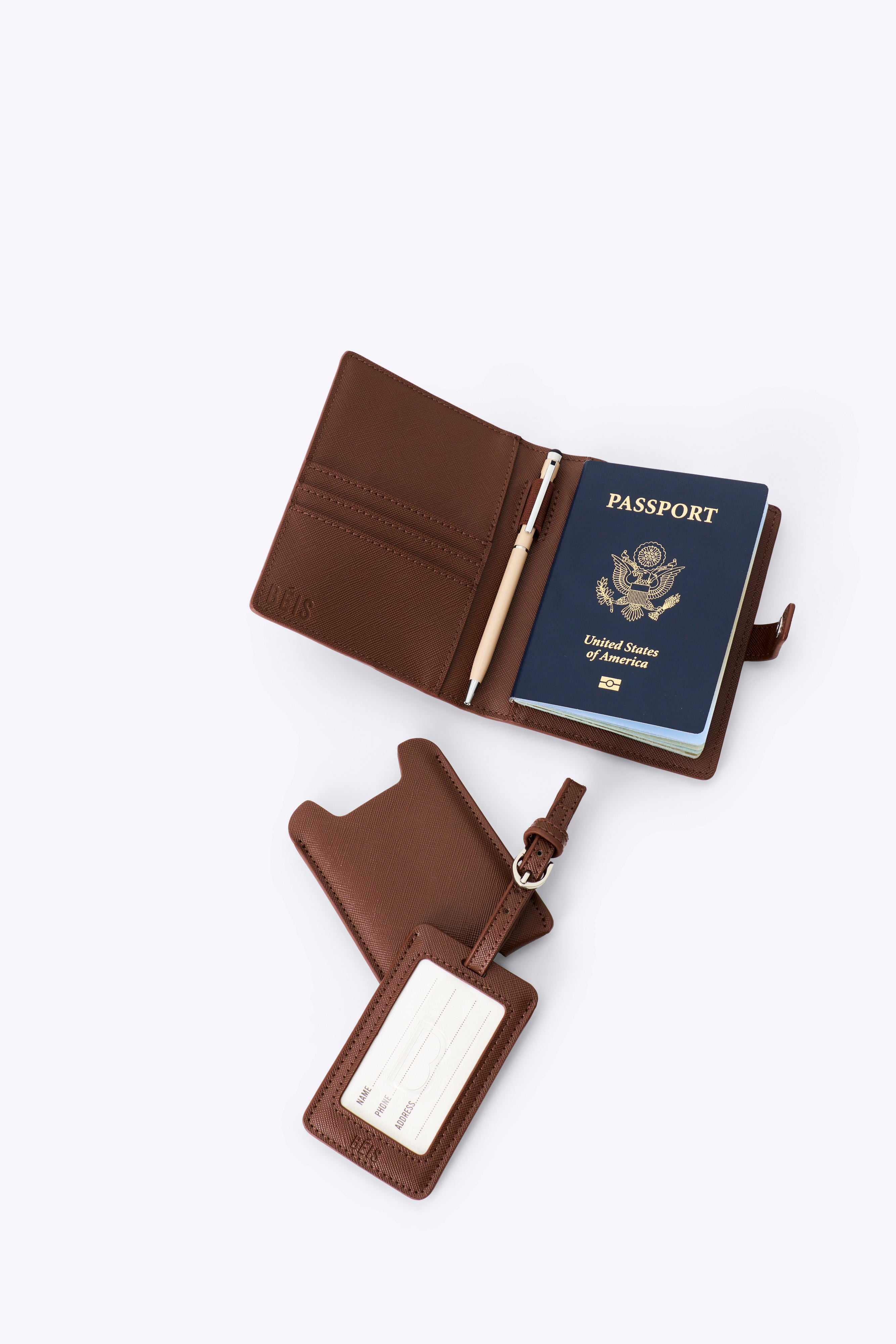 beis-passport-tag-tui-passeport-maple-airtag image 6